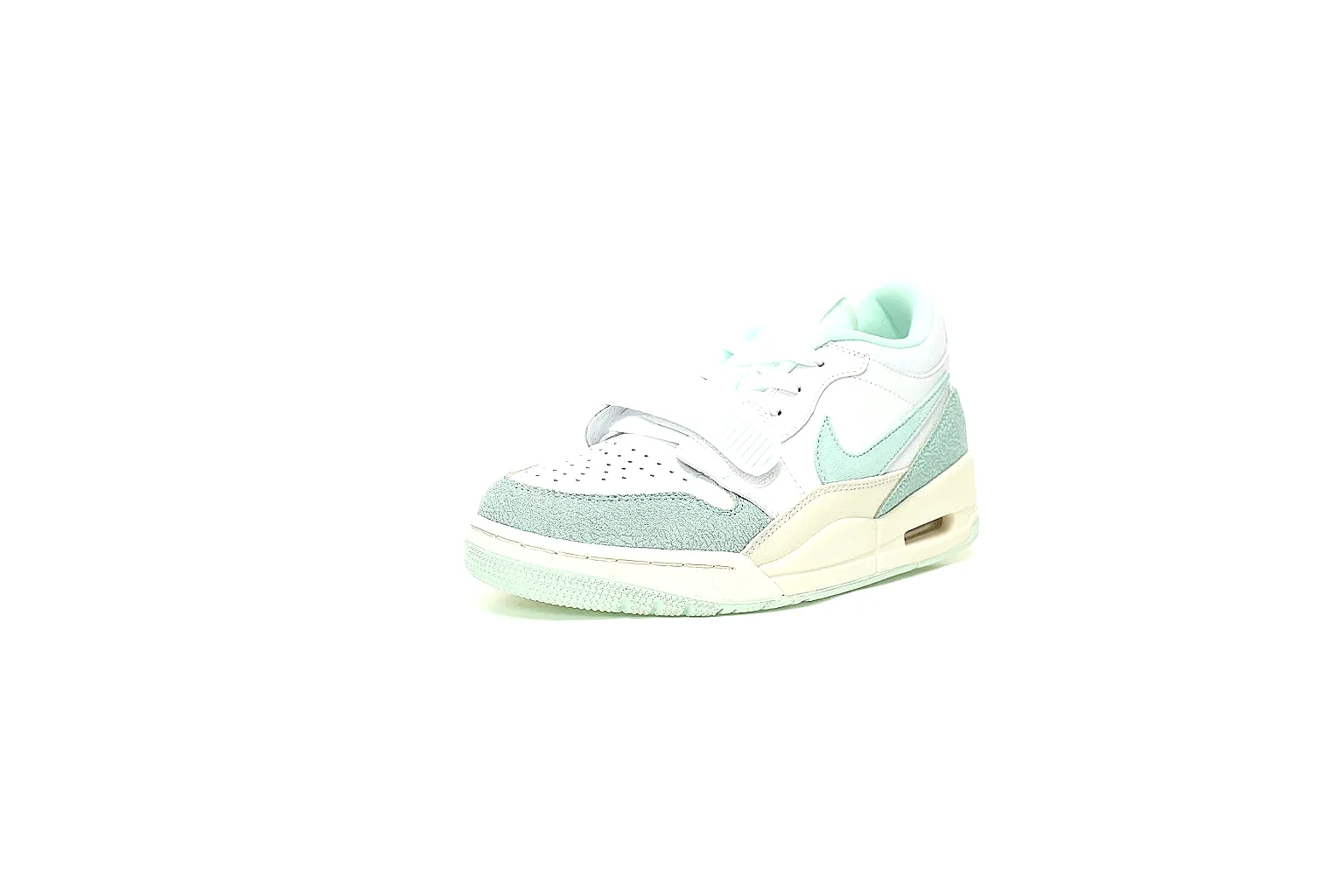Kako Scout comparison images for Nike Mint Cream Retro Runner thumbnail 6