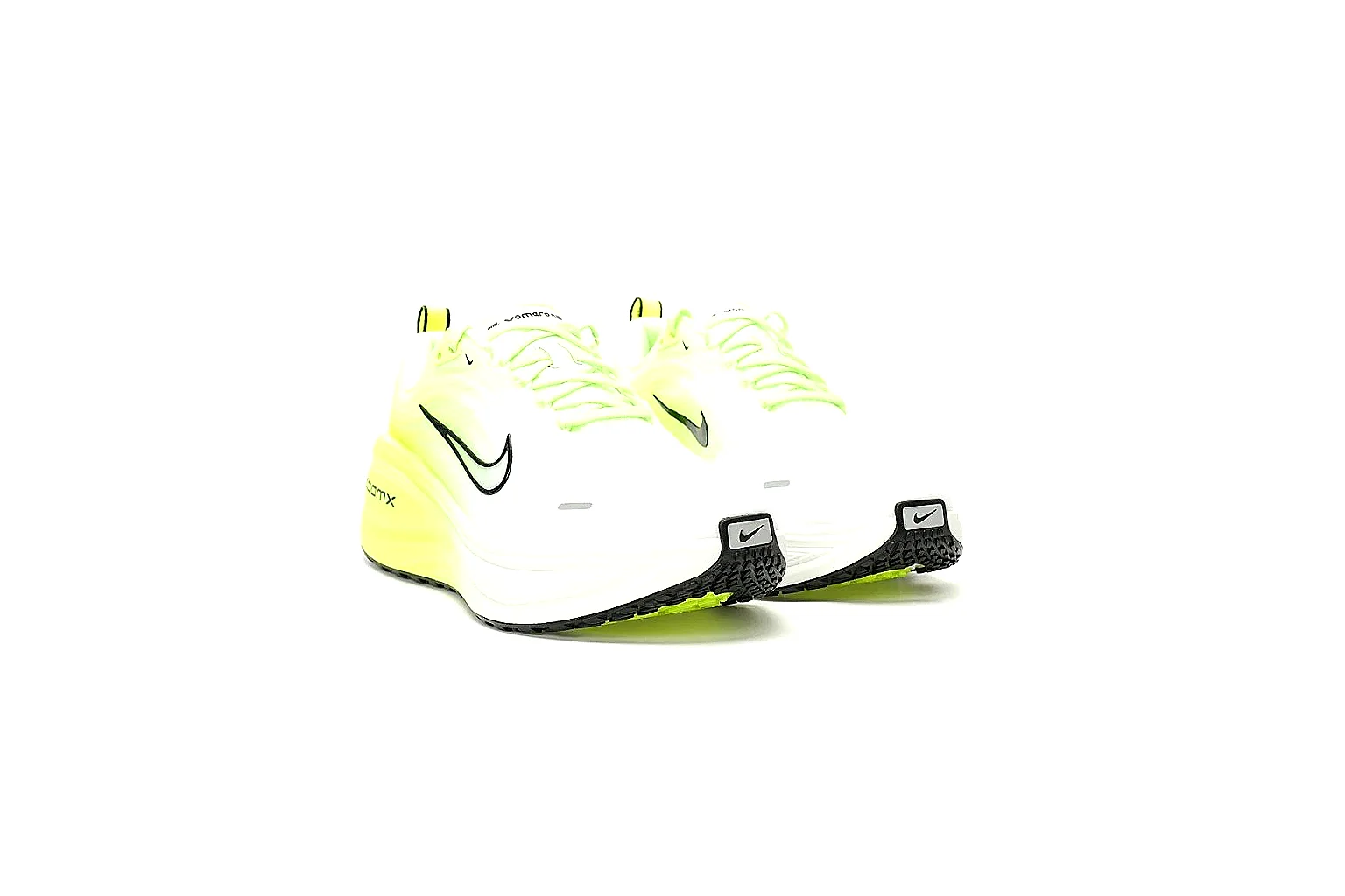 Kako Scout comparison images for Nike Neon Yellow Runner Sneaker thumbnail 4