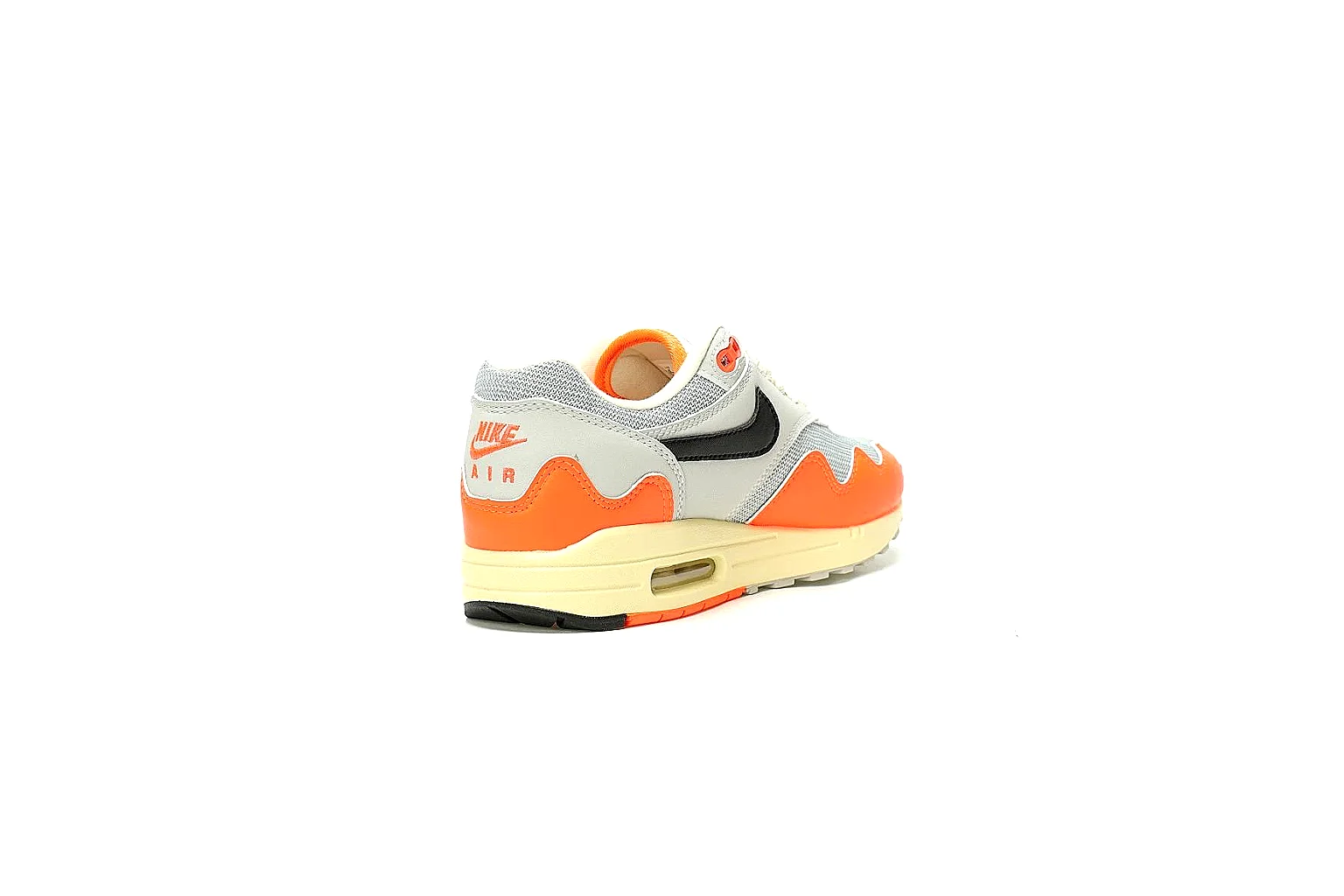 Kako Scout comparison images for Nike Orange Cream Retro Runner Sneaker thumbnail 6
