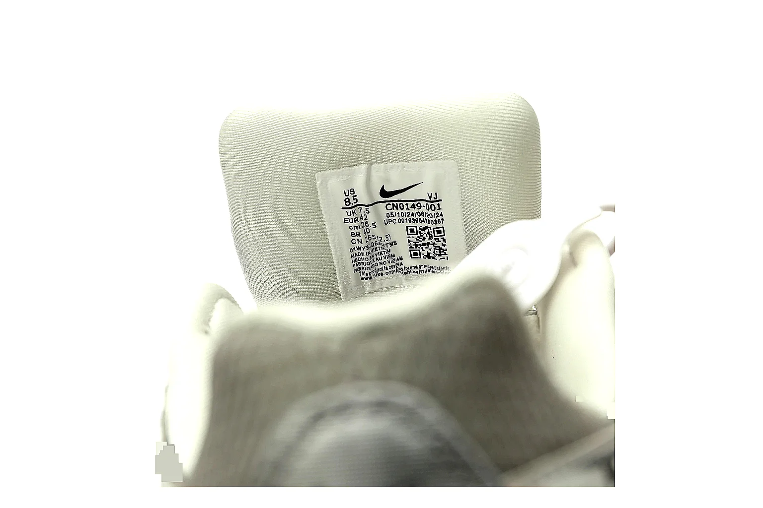 Nike P-6000 style Silver Black 7402 comparison signal note six-photo gallery thumbnail 6