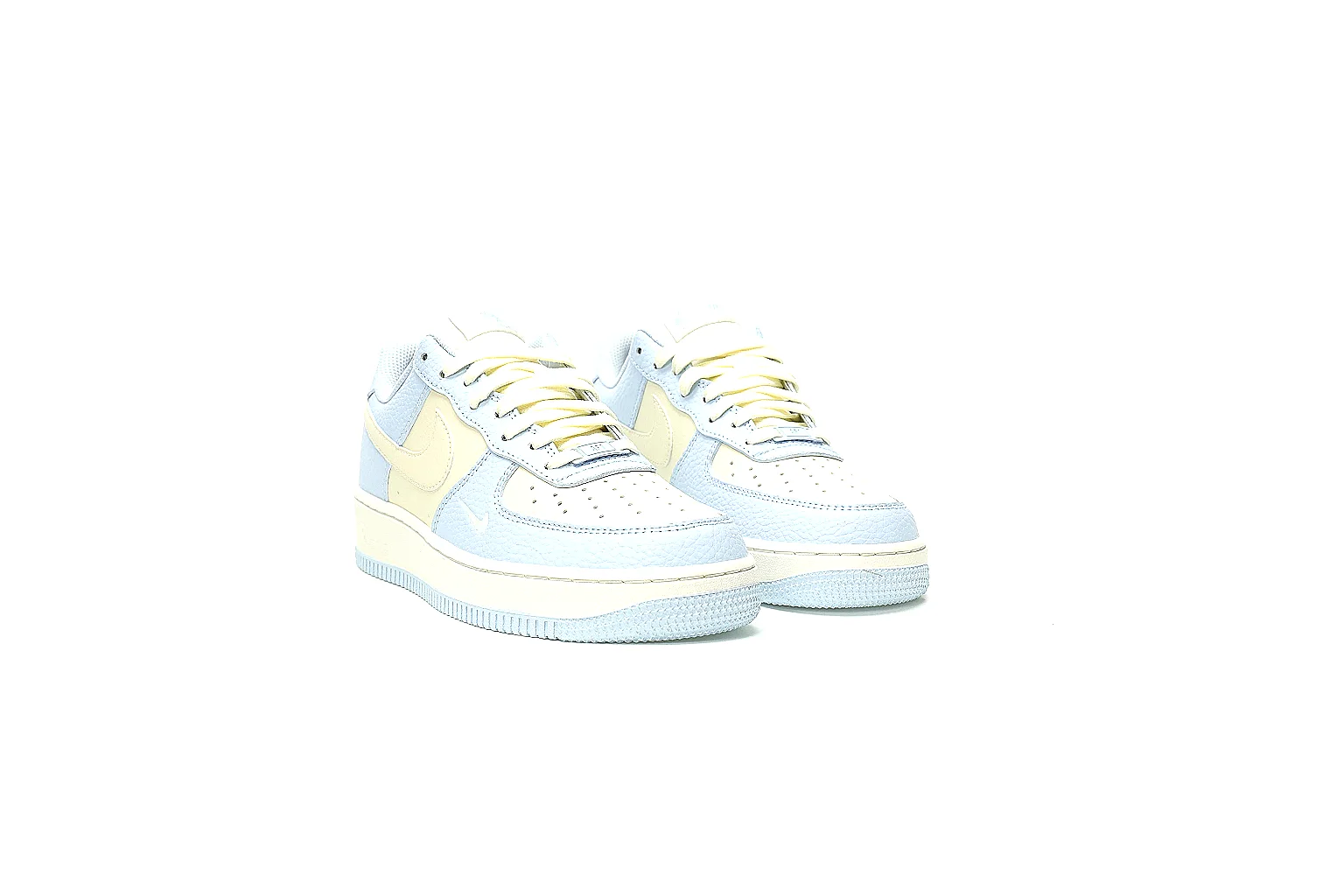 Kako Scout comparison images for Nike Pale Blue Low Court Sneaker thumbnail 4
