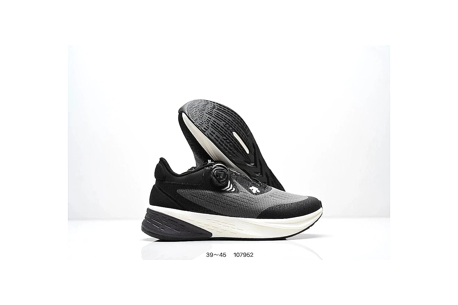 kakoscout.com Nike Performance Runner Black White comparison signal card six-photo gallery thumbnail 4