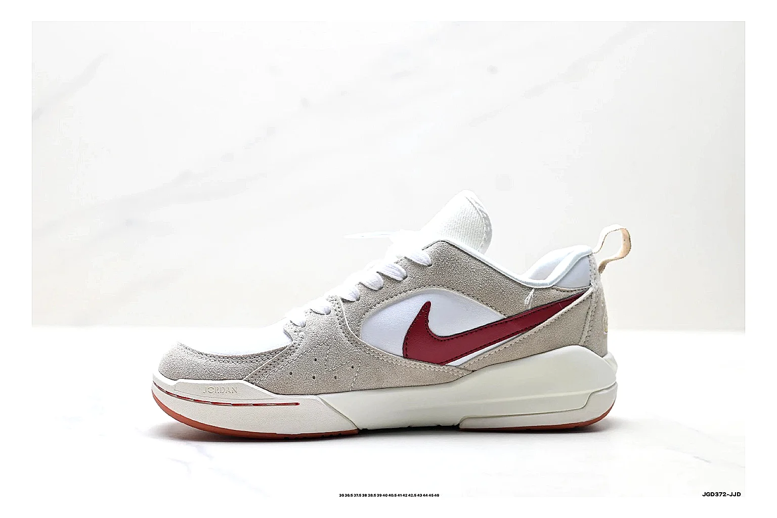 kakoscout.com Nike Runner White Red comparison signal card six-photo gallery