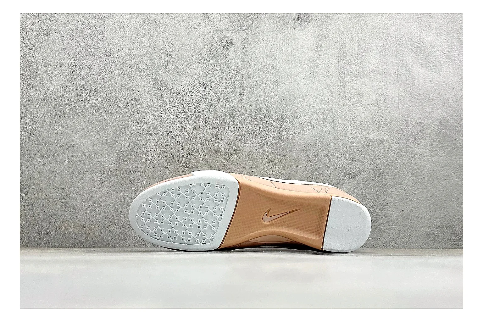 Nike Sprint Sister Pink comparison photo showing soft pink retro-runner upper, slim side profile, low collar, and light casual sole thumbnail 4