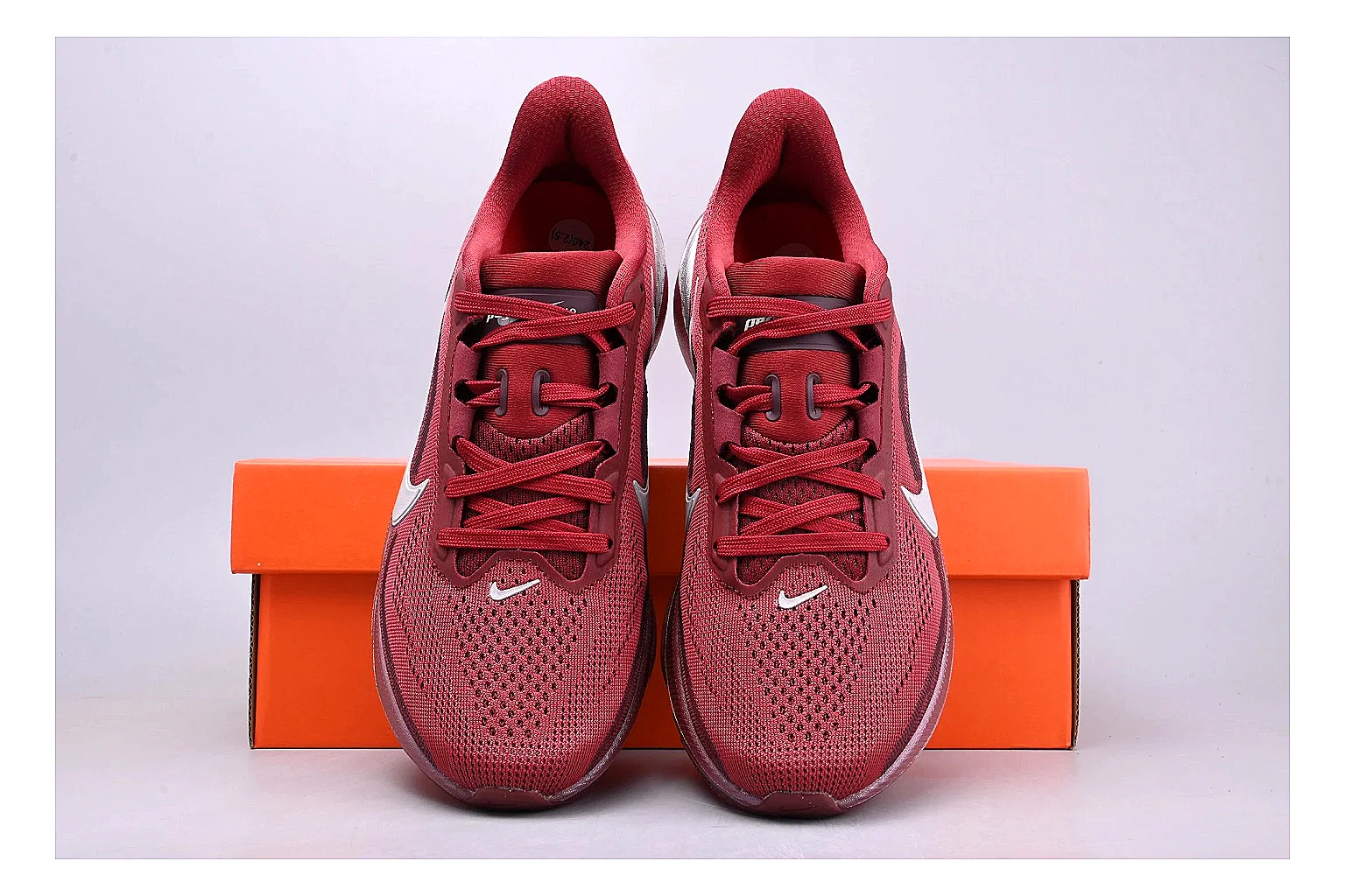 Nike Air Zoom Vomero Red Runner comparison signal photo with red vomero runner with mixed upper and runner shape thumbnail 4