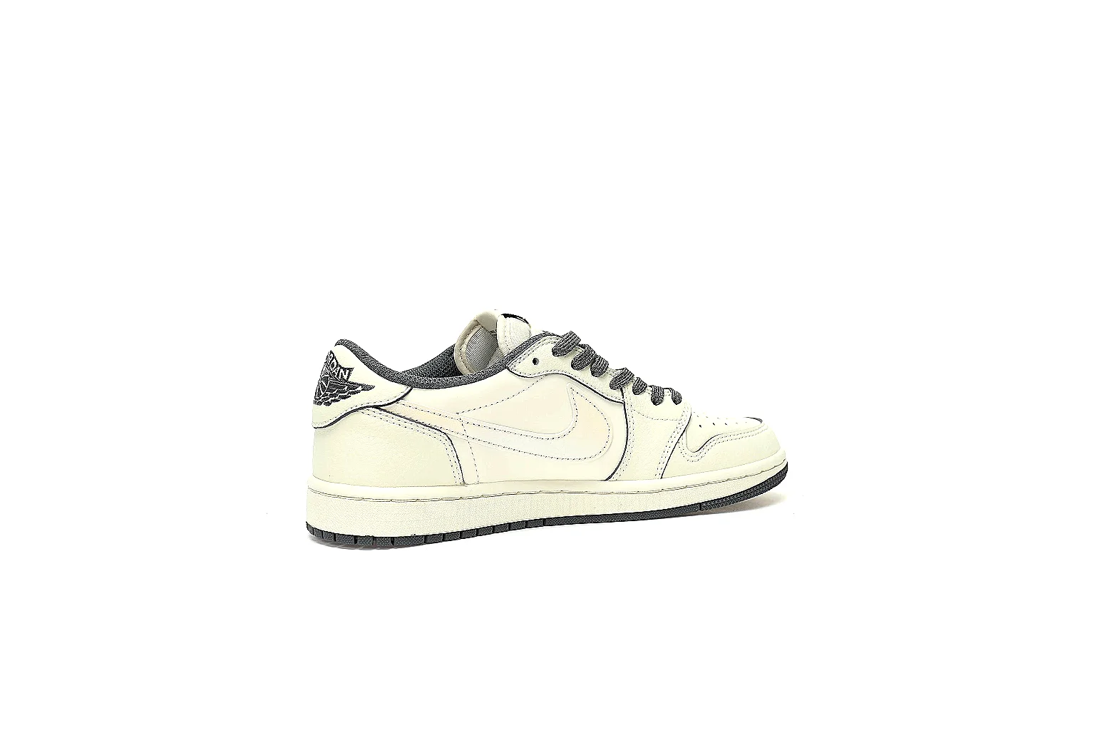Kako Scout comparison images for Nike White Black Low Court