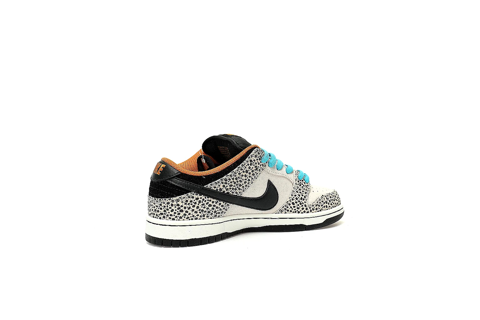 Kako Scout comparison images for Nike White Black Low Court
