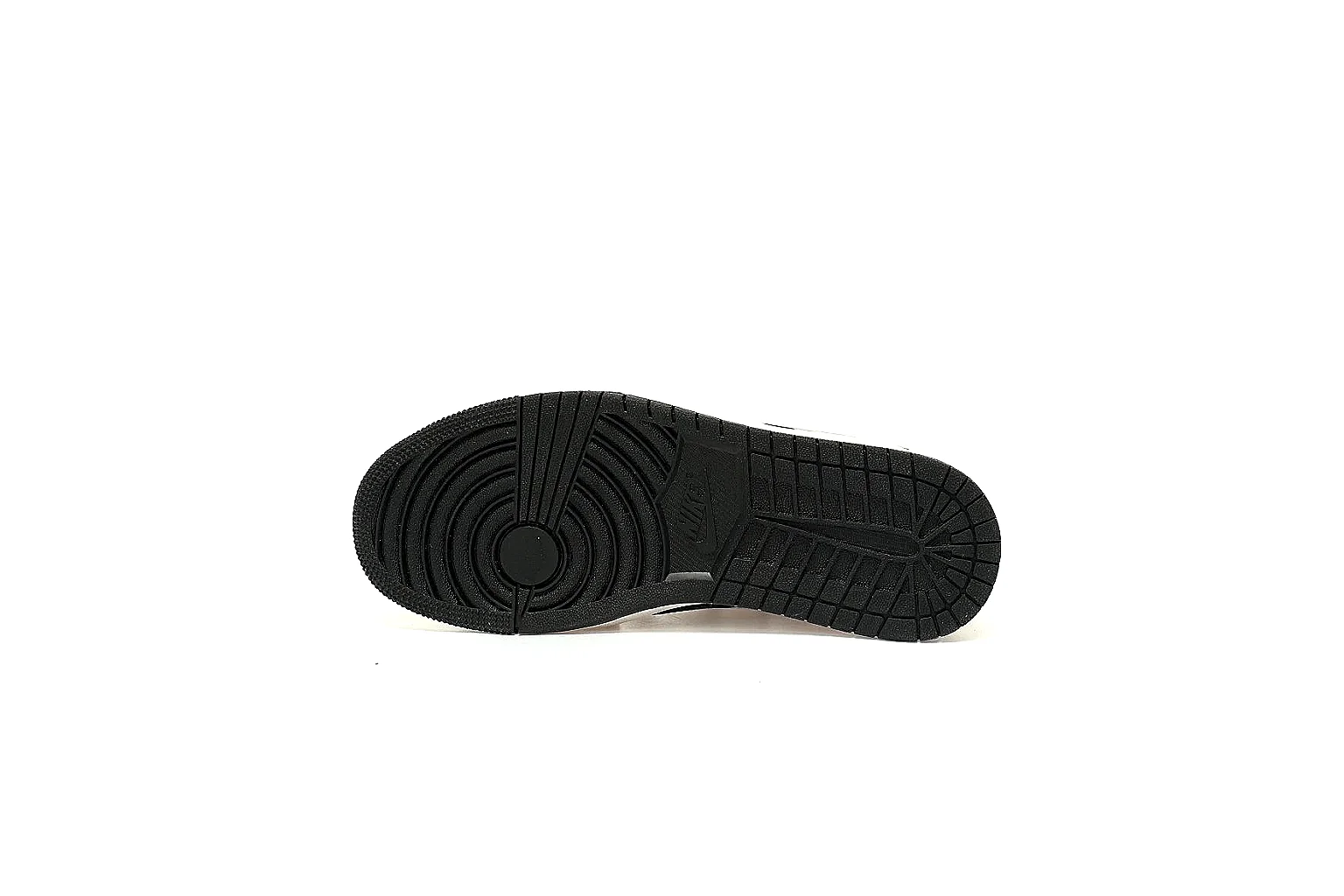 Kako Scout comparison images for Nike White Black Low Court Sneaker thumbnail 4