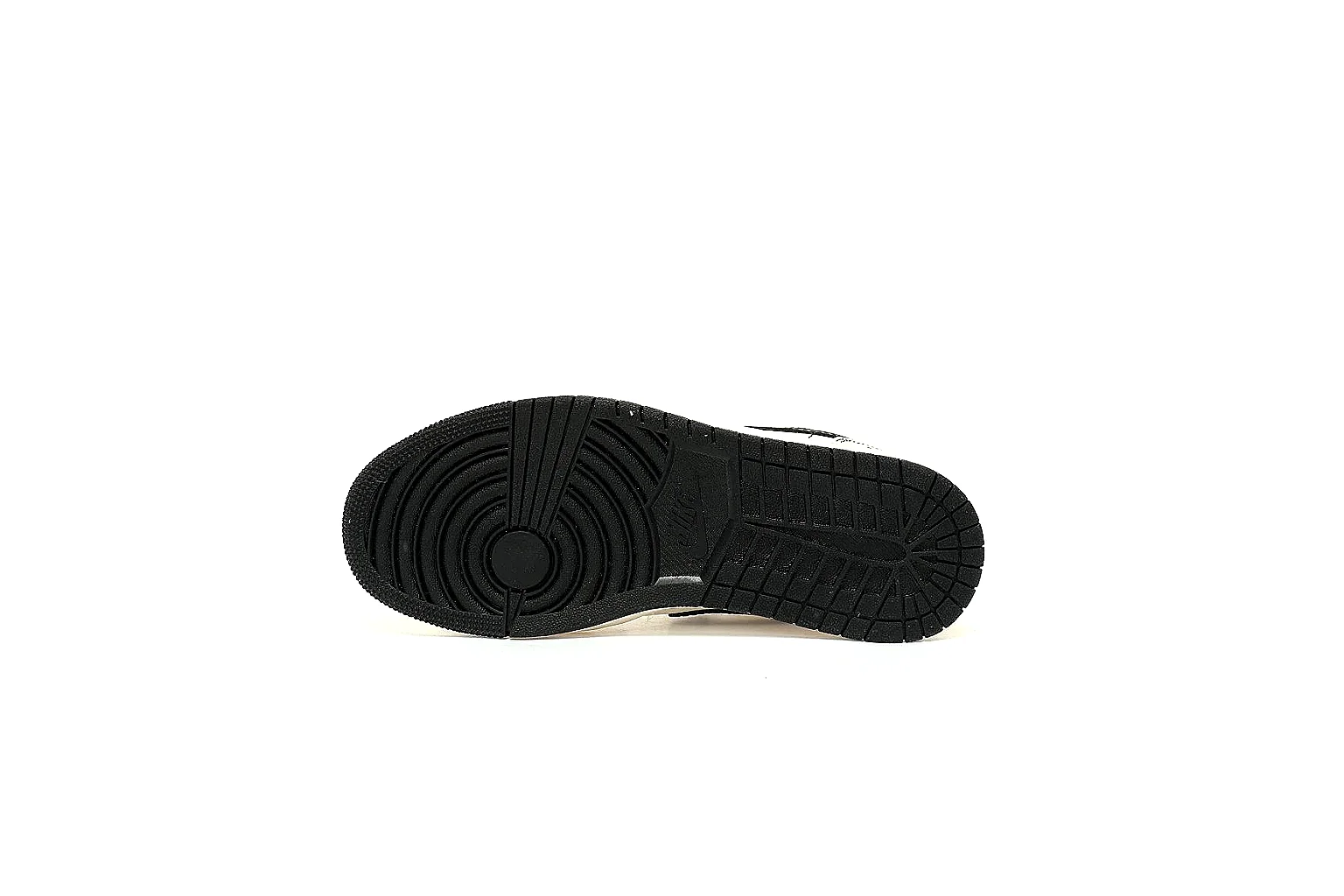 Kako Scout comparison images for Nike White Black Low Court Sneaker thumbnail 4