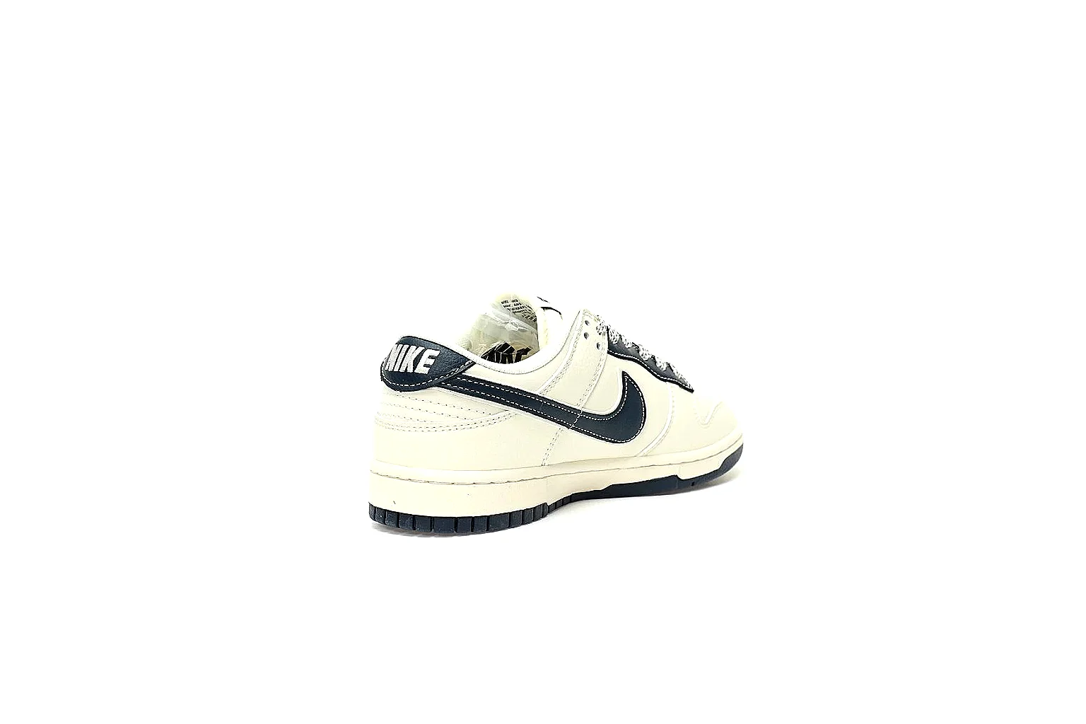 Kako Scout comparison images for Nike White Black Low Court thumbnail 6