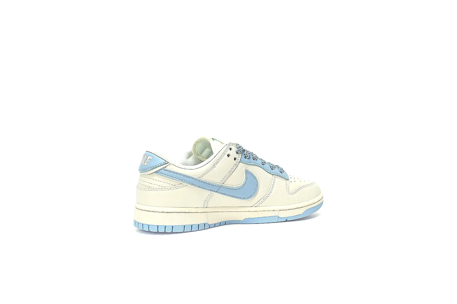 Kako Scout comparison images for Nike White Blue Low Court
