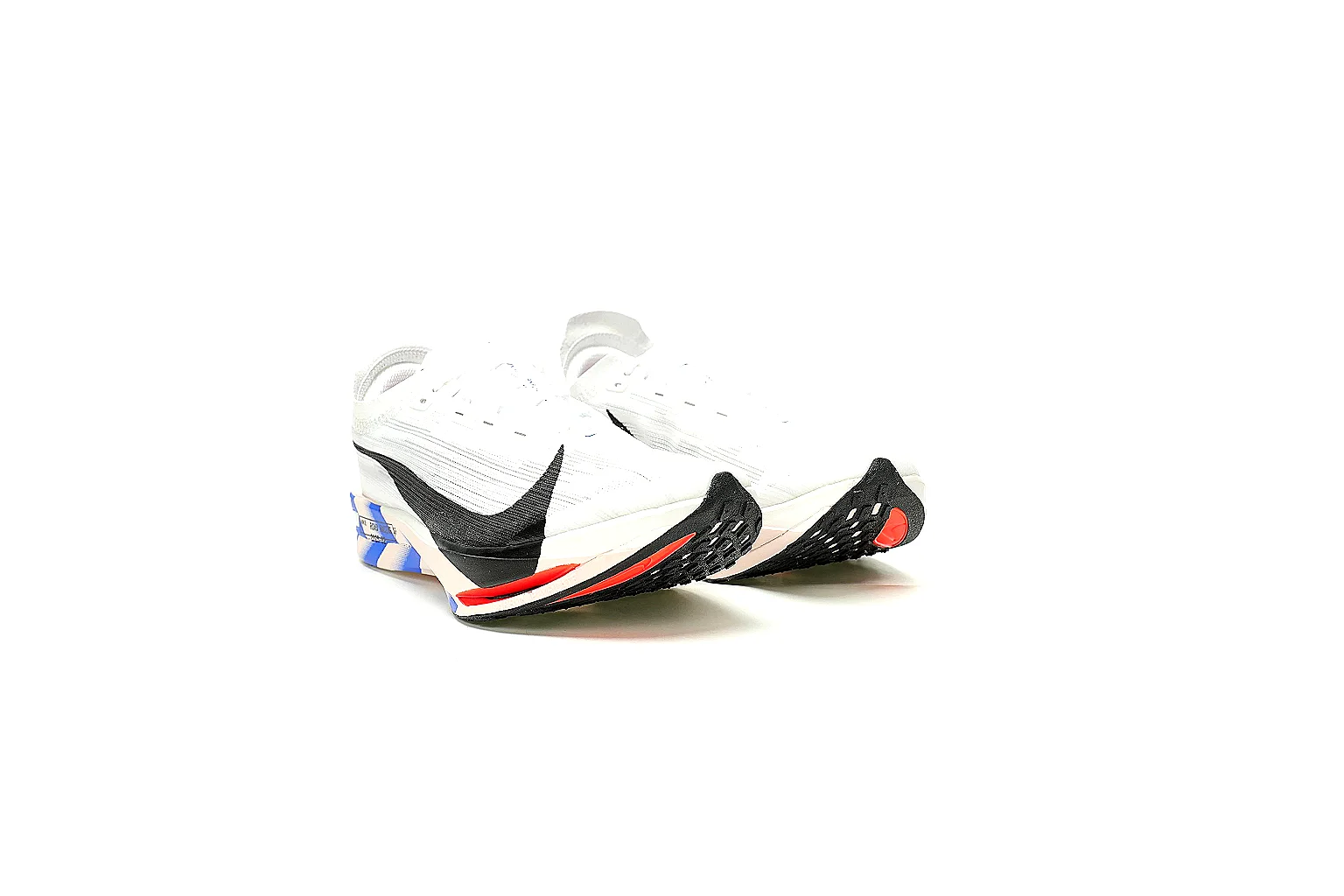 Kako Scout comparison images for Nike White Blue Red Runner Sneaker thumbnail 4