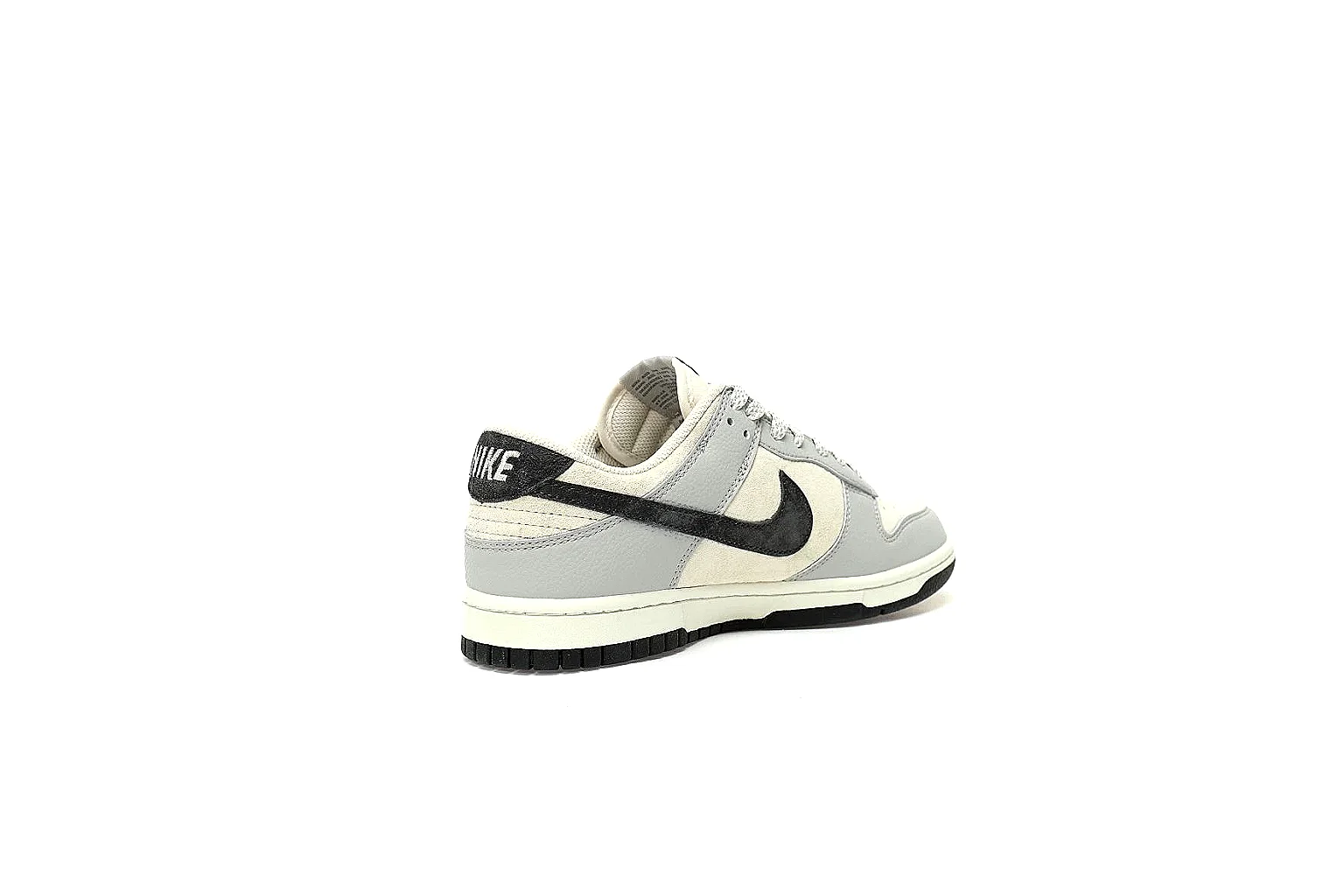 Kako Scout comparison images for Nike White Gray Low Court thumbnail 2