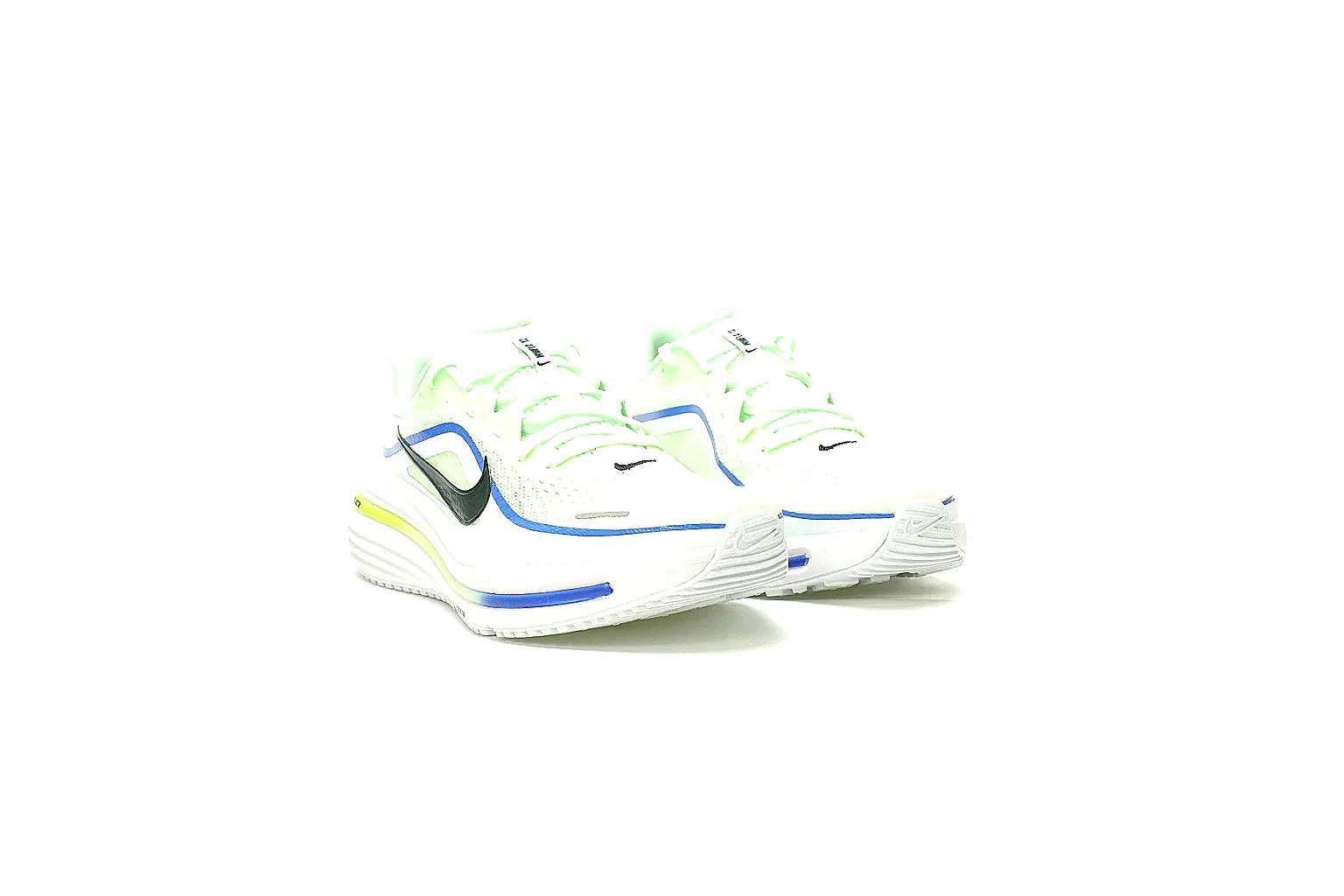 Kako Scout comparison images for Nike White Green Blue Retro Runner Sneaker thumbnail 4
