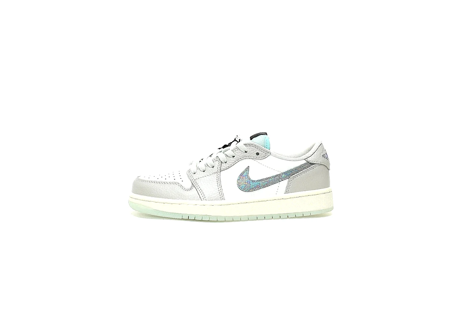 Kako Scout comparison images for Nike White Green Low Court