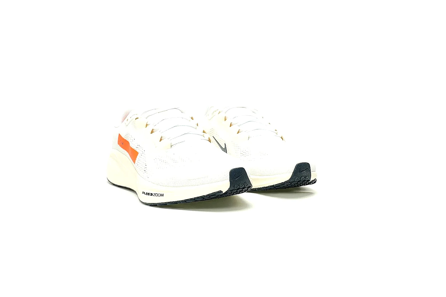 Kako Scout comparison images for Nike White Orange Runner Sneaker thumbnail 4