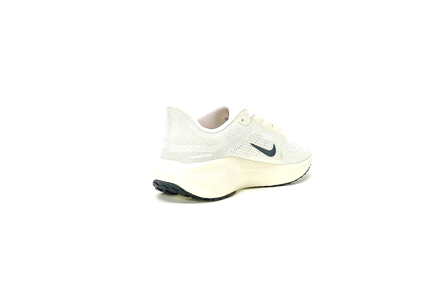 Kako Scout comparison images for Nike White Orange Runner Sneaker thumbnail 6