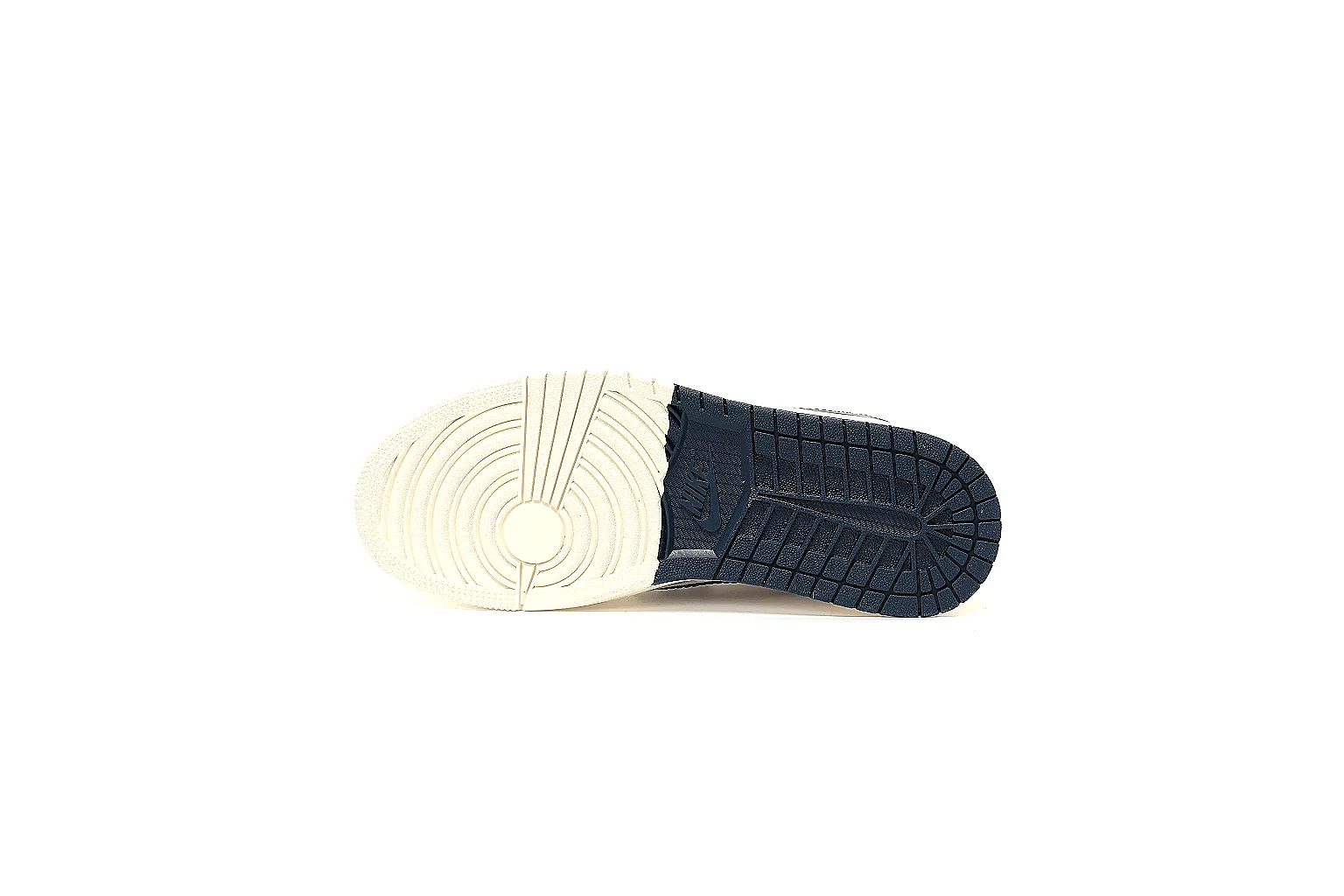 Kako Scout comparison images for Nike White Red Black Low Court thumbnail 3