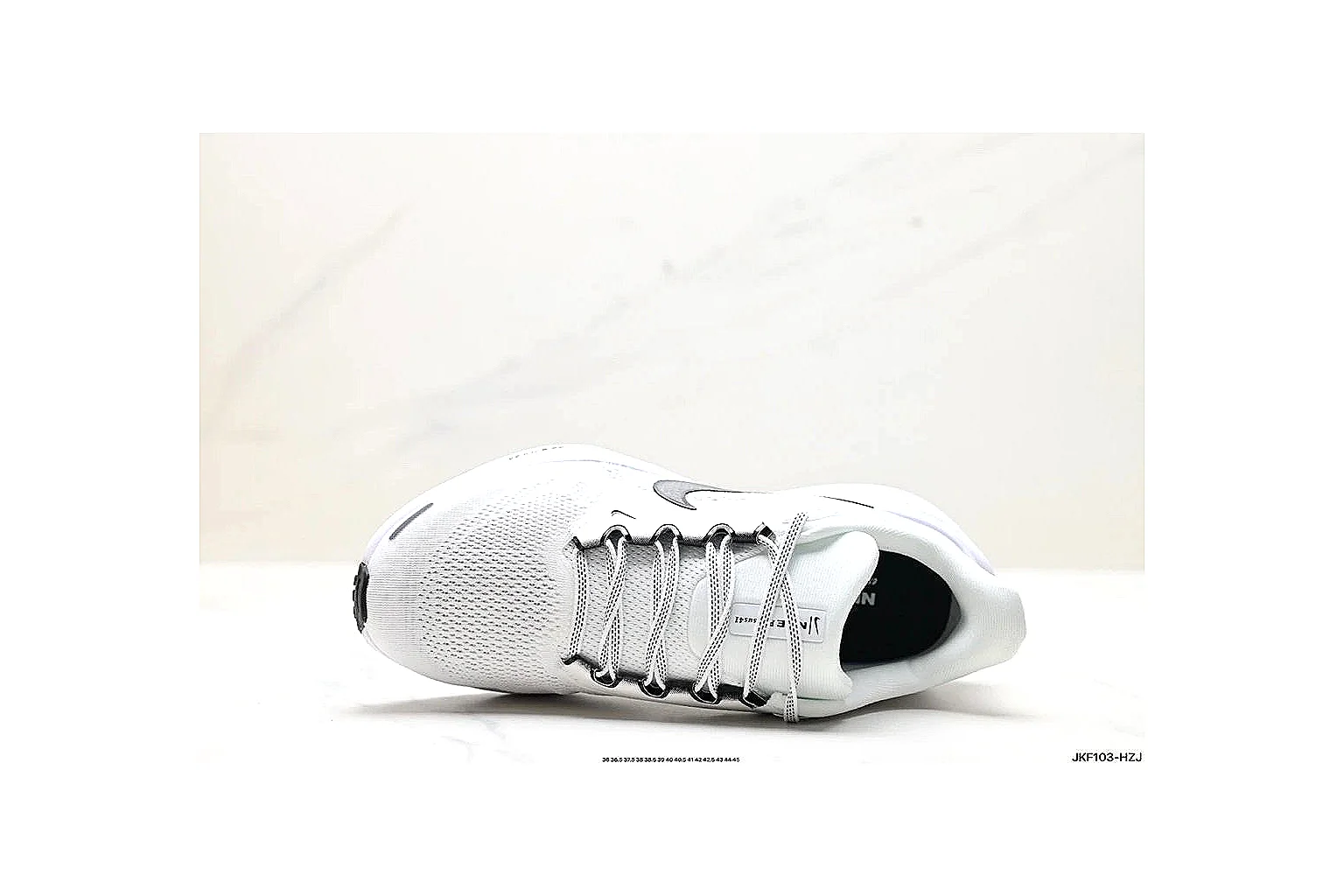 kakoscout.com Nike White Runner White Black comparison signal card six-photo gallery thumbnail 6