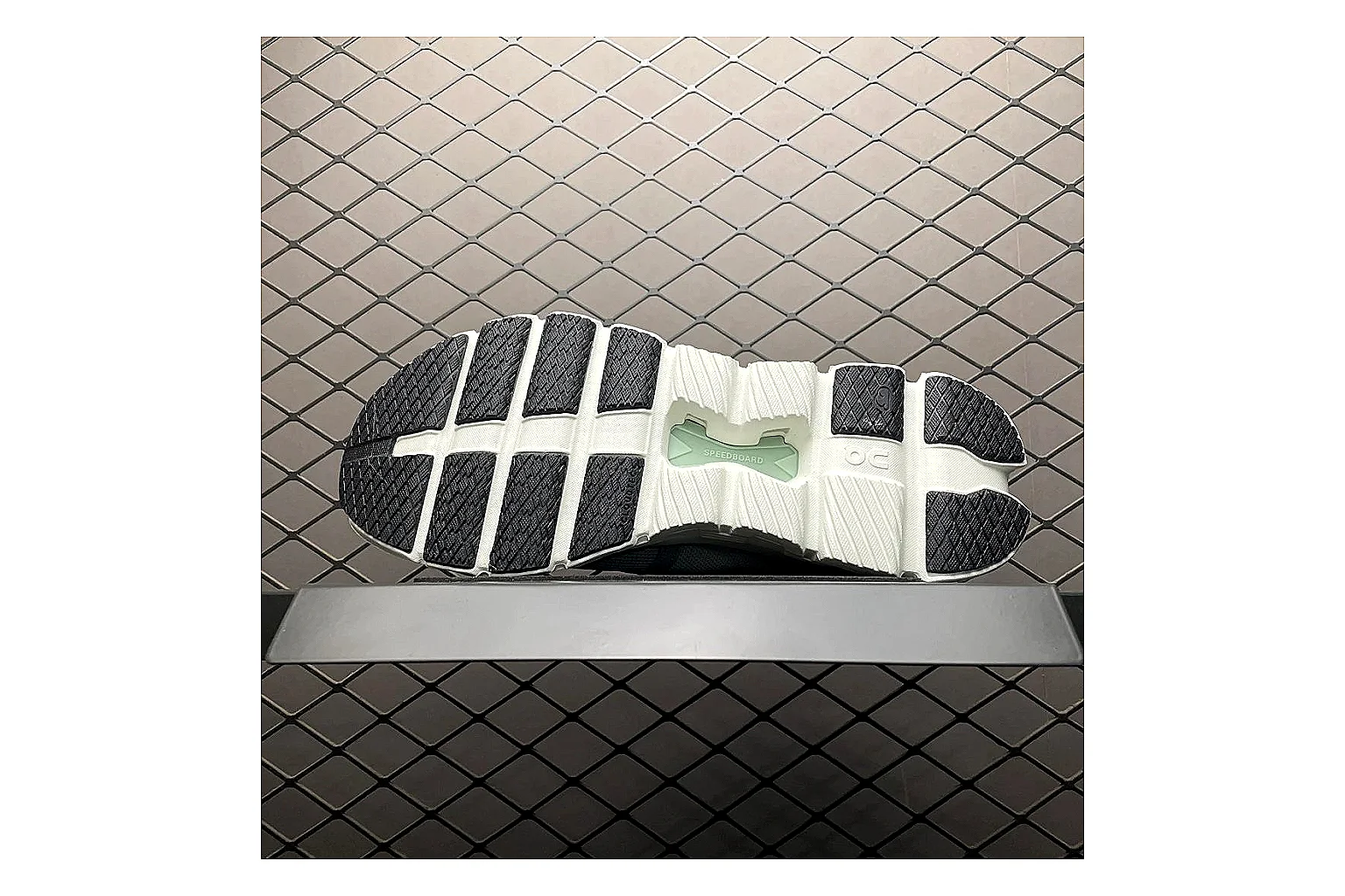 On Cloud X Grey Green Sneaker comparison signal photo with grey green cloud x trainer with mixed upper and trainer shape thumbnail 4