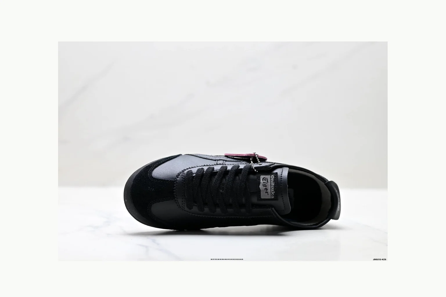 Onitsuka Tiger Black Leather Sneaker comparison signal photo with black black leather retro low-top with leather upper and low top shape thumbnail 2