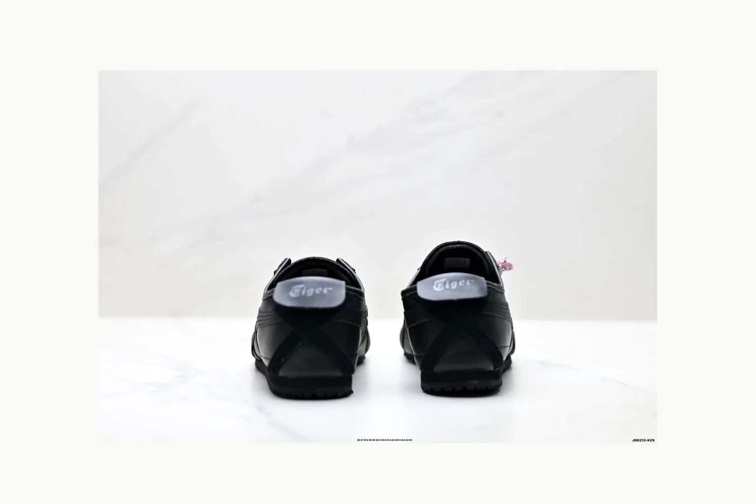 Onitsuka Tiger Black Leather Sneaker comparison signal photo with black black leather retro low-top with leather upper and low top shape thumbnail 5