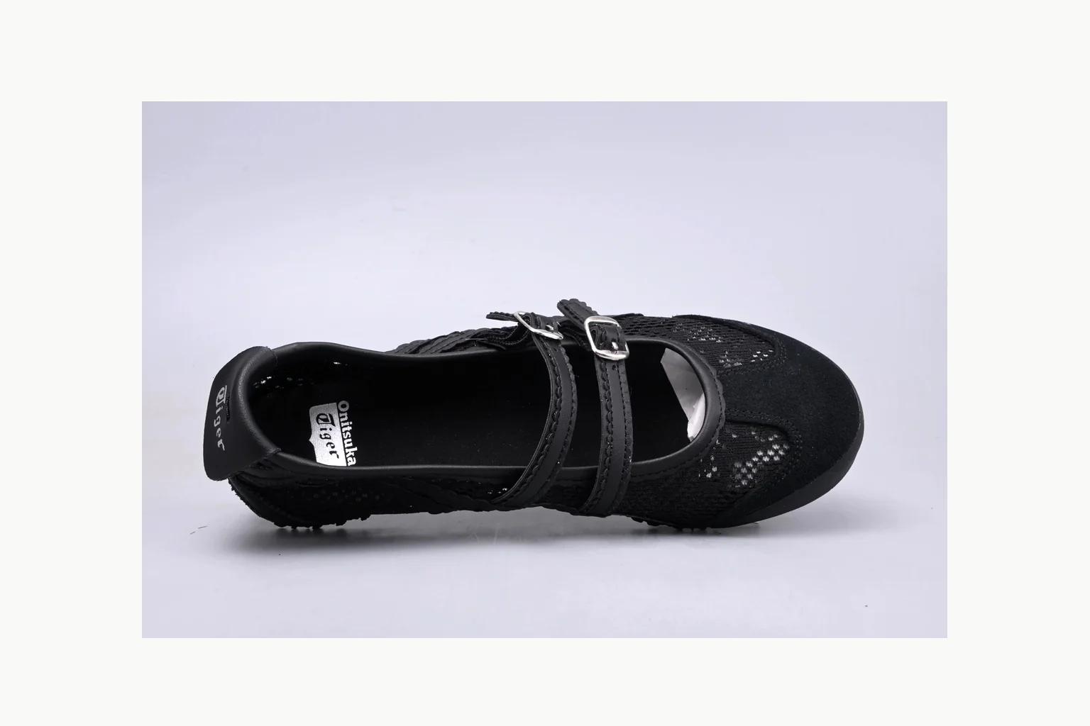 Onitsuka Tiger Black Leather Sneaker comparison signal photo with black black leather retro low-top with leather upper and low top shape thumbnail 2
