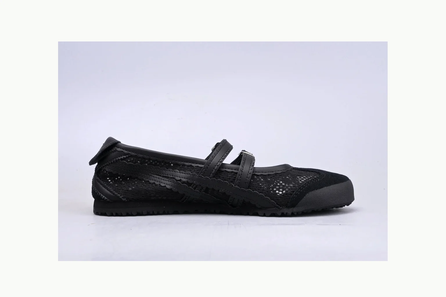 Onitsuka Tiger Black Leather Sneaker comparison signal photo with black black leather retro low-top with leather upper and low top shape thumbnail 6