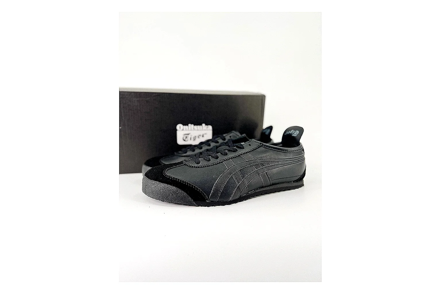 kakoscout.com Onitsuka Tiger Mexico 66 Black comparison signal card six-photo gallery thumbnail 2