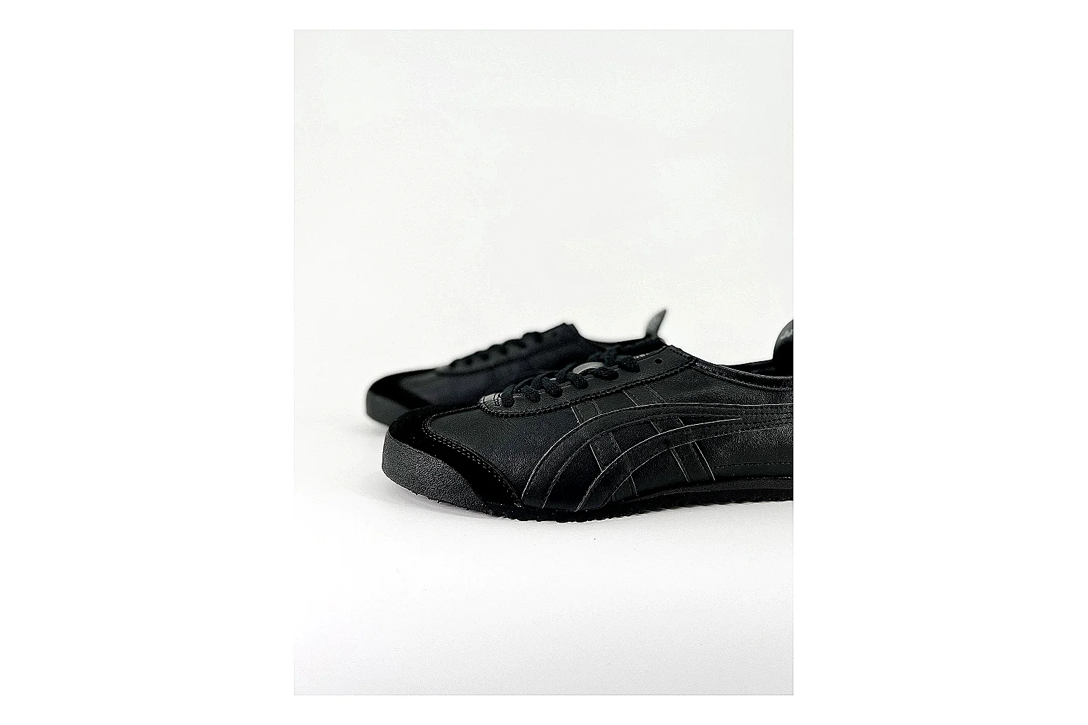 kakoscout.com Onitsuka Tiger Mexico 66 Black comparison signal card six-photo gallery thumbnail 4