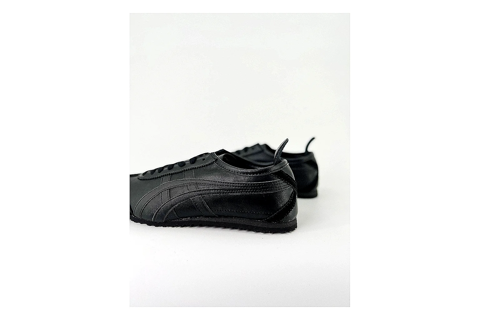 kakoscout.com Onitsuka Tiger Mexico 66 Black comparison signal card six-photo gallery thumbnail 5