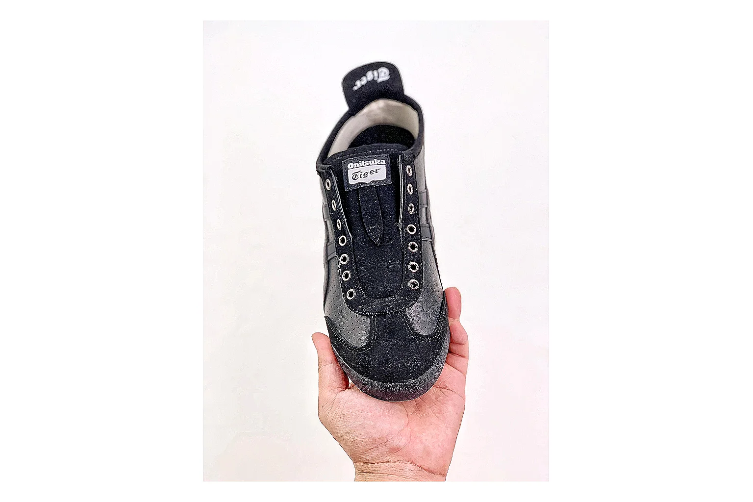 kakoscout.com Onitsuka Tiger Mexico 66 Black Gray comparison signal card six-photo gallery thumbnail 3