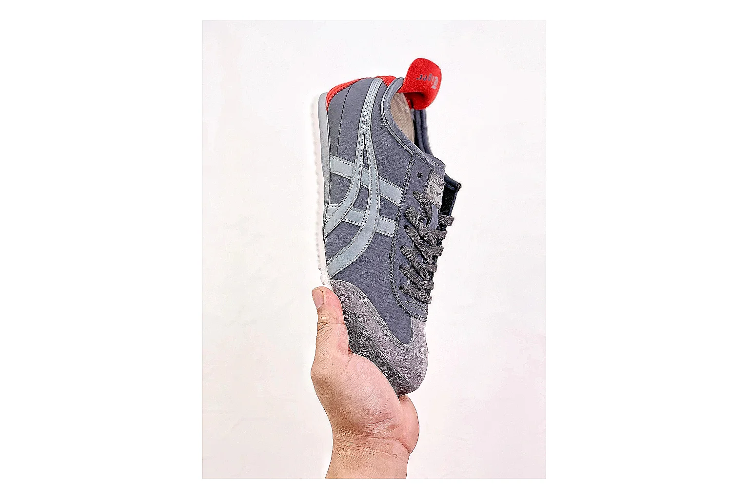 kakoscout.com Onitsuka Tiger Mexico 66 Gray Red comparison signal card six-photo gallery