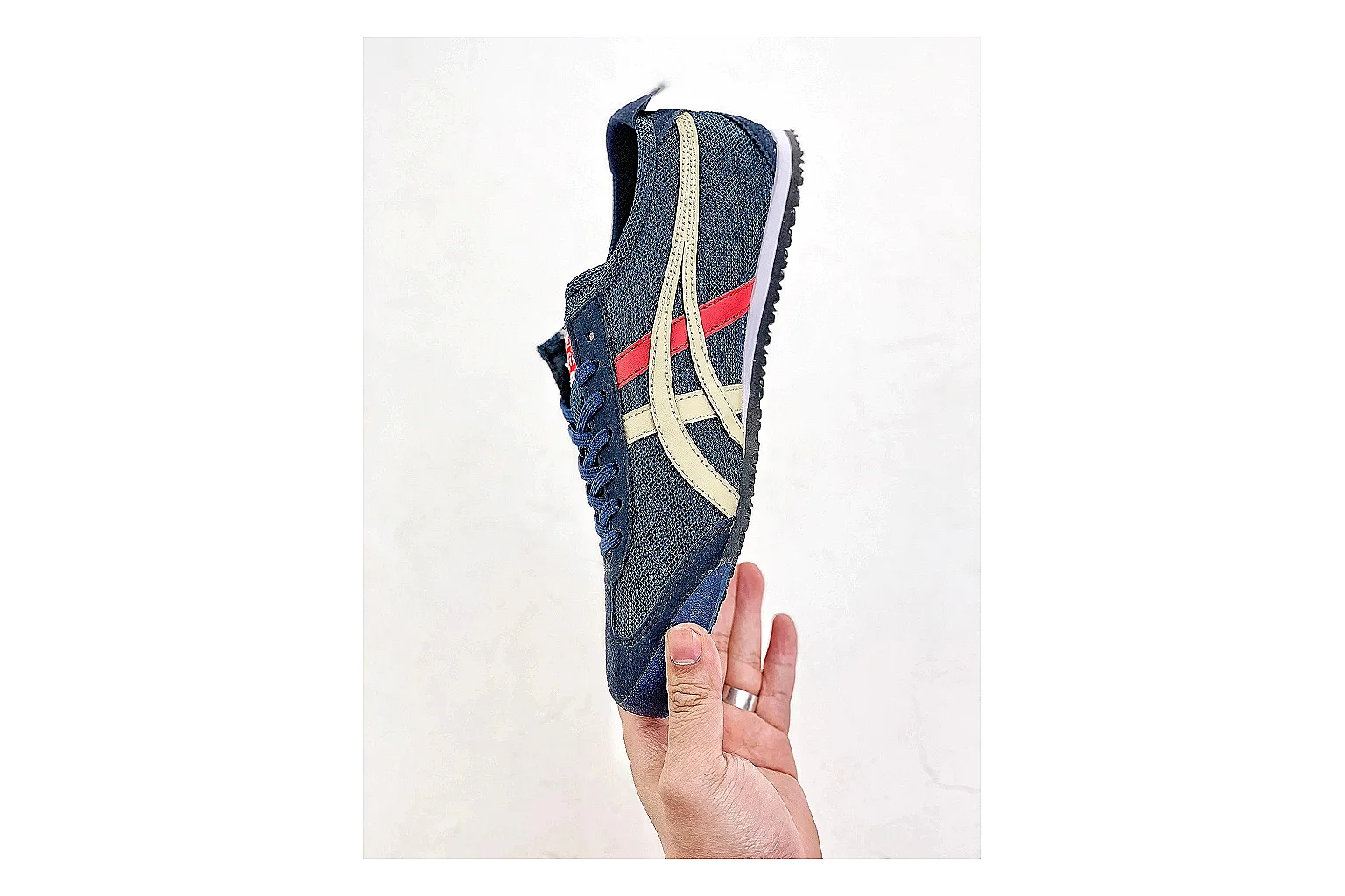 kakoscout.com Onitsuka Tiger Mexico 66 Navy Red comparison signal card six-photo gallery thumbnail 3