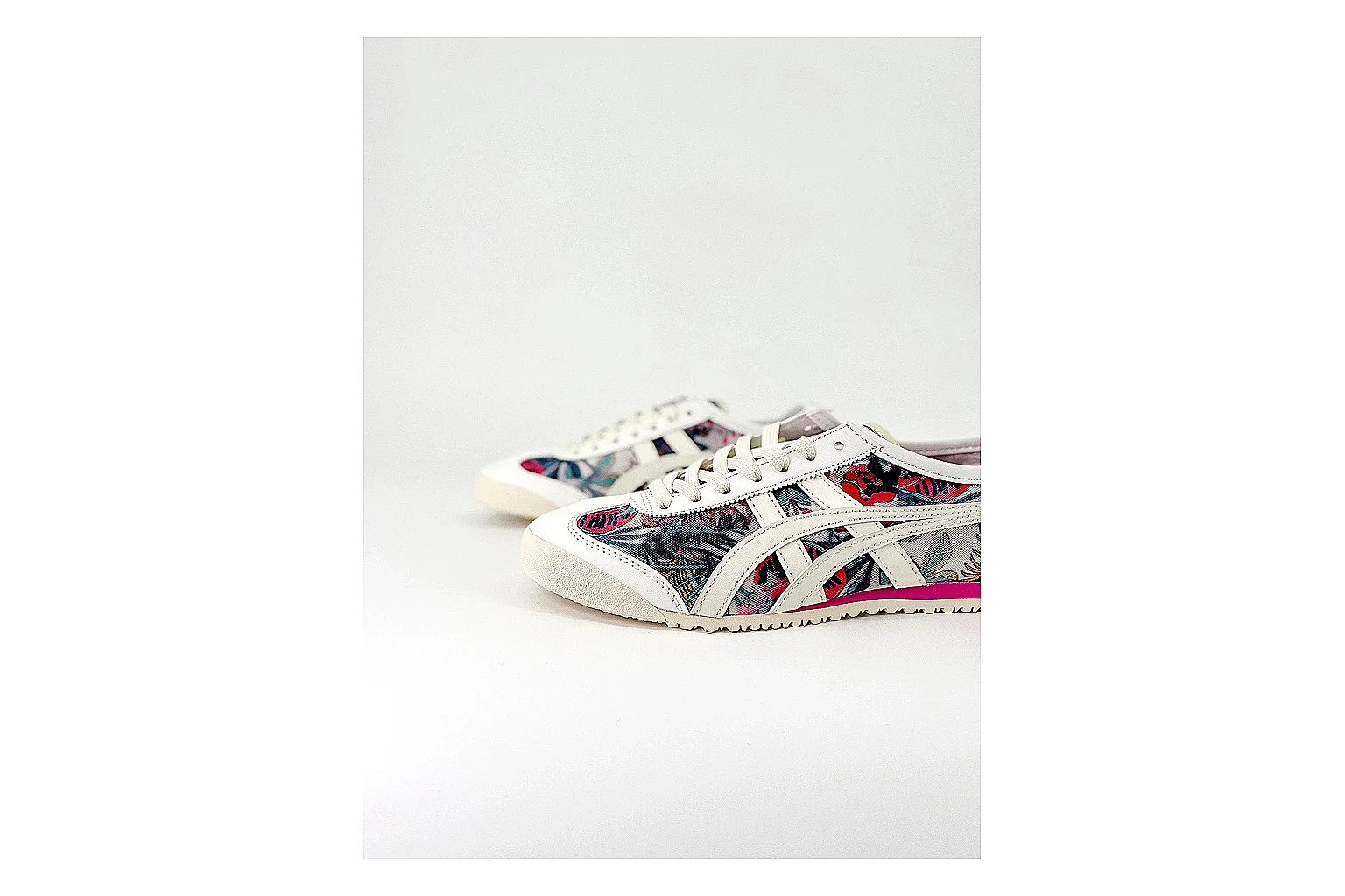 kakoscout.com Onitsuka Tiger Mexico 66 White Red comparison signal card six-photo gallery thumbnail 4