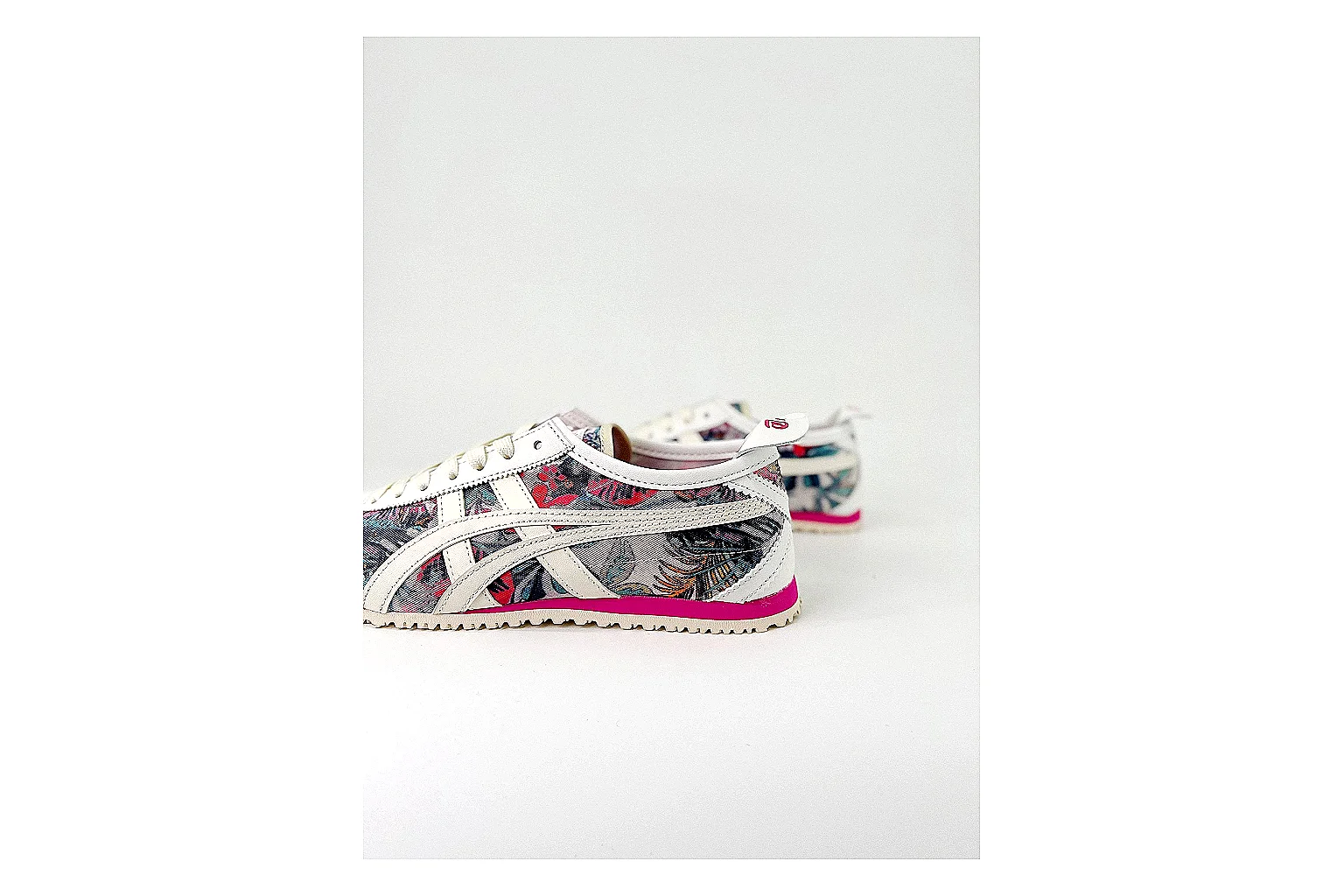 kakoscout.com Onitsuka Tiger Mexico 66 White Red comparison signal card six-photo gallery thumbnail 5