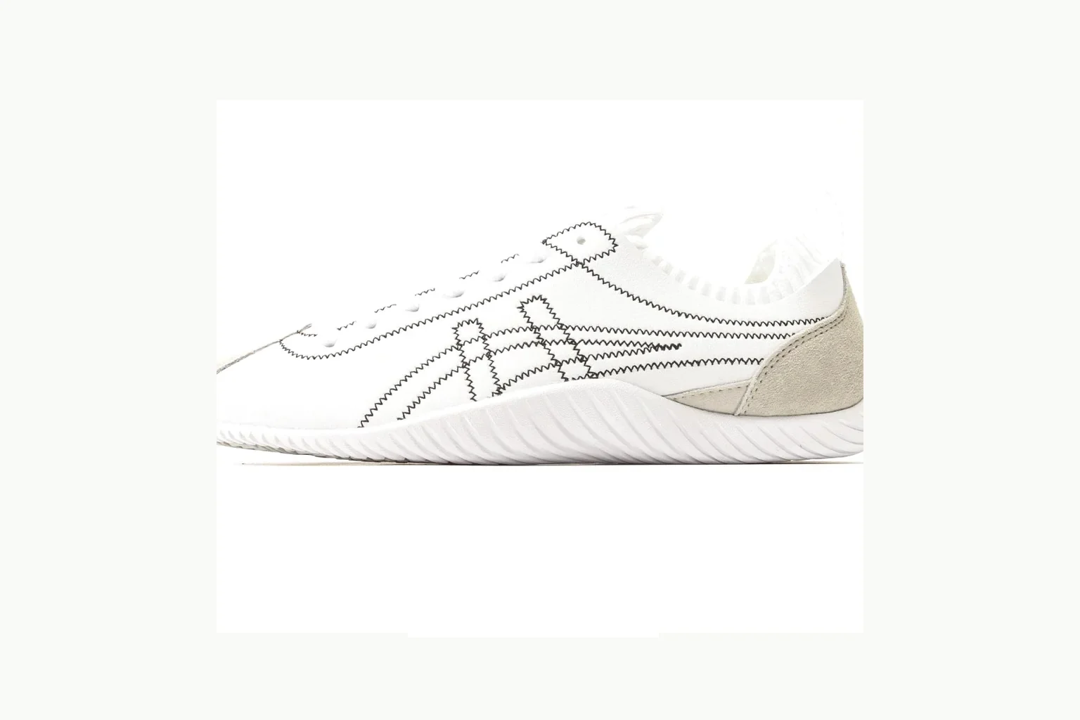 Onitsuka Tiger White Silver Sneaker comparison signal photo with white silver retro stripe low-top with mixed-material upper and low-profile shape