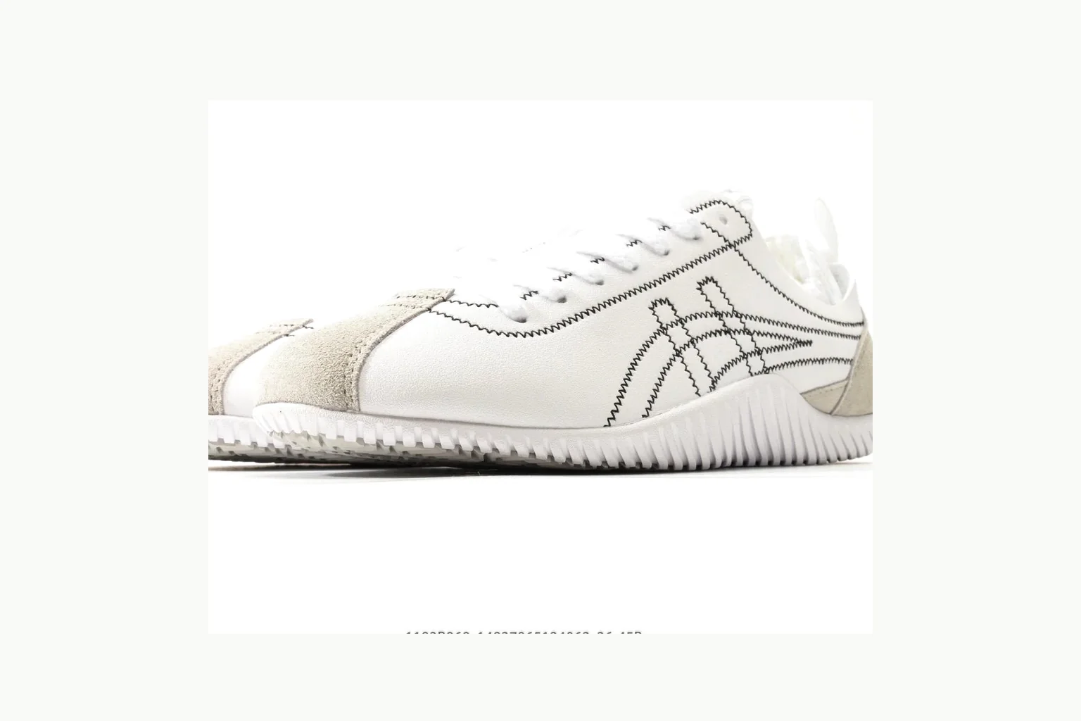 Onitsuka Tiger White Silver Sneaker comparison signal photo with white silver retro stripe low-top with mixed-material upper and low-profile shape thumbnail 4