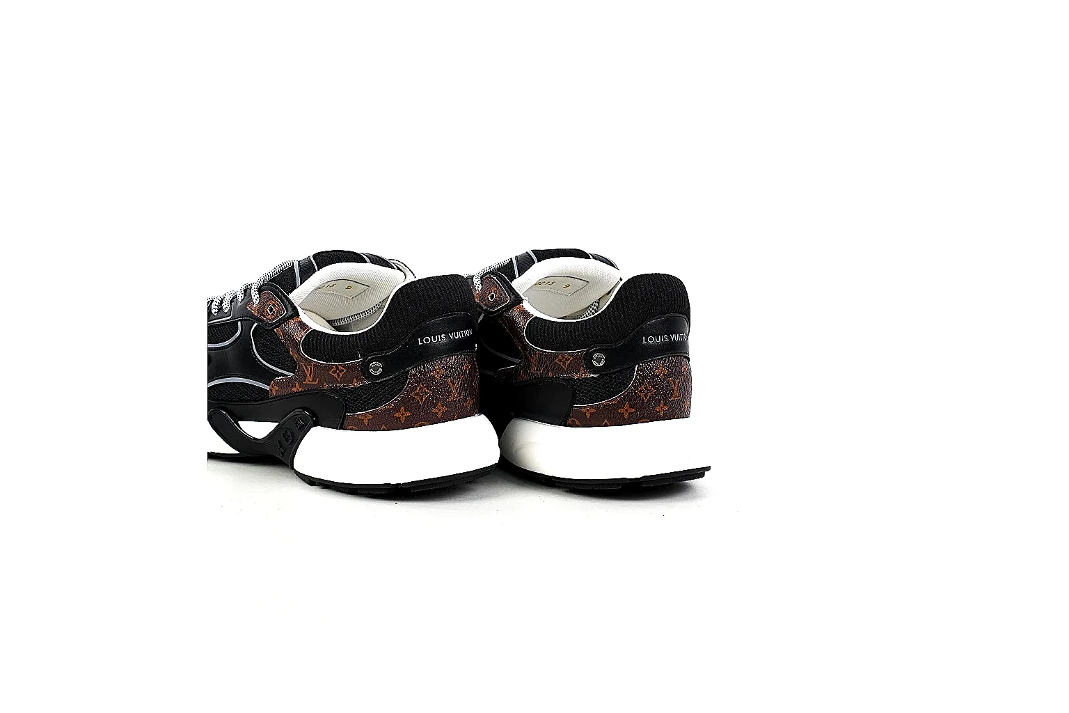 Kako Scout comparison images for Other Black Trainer