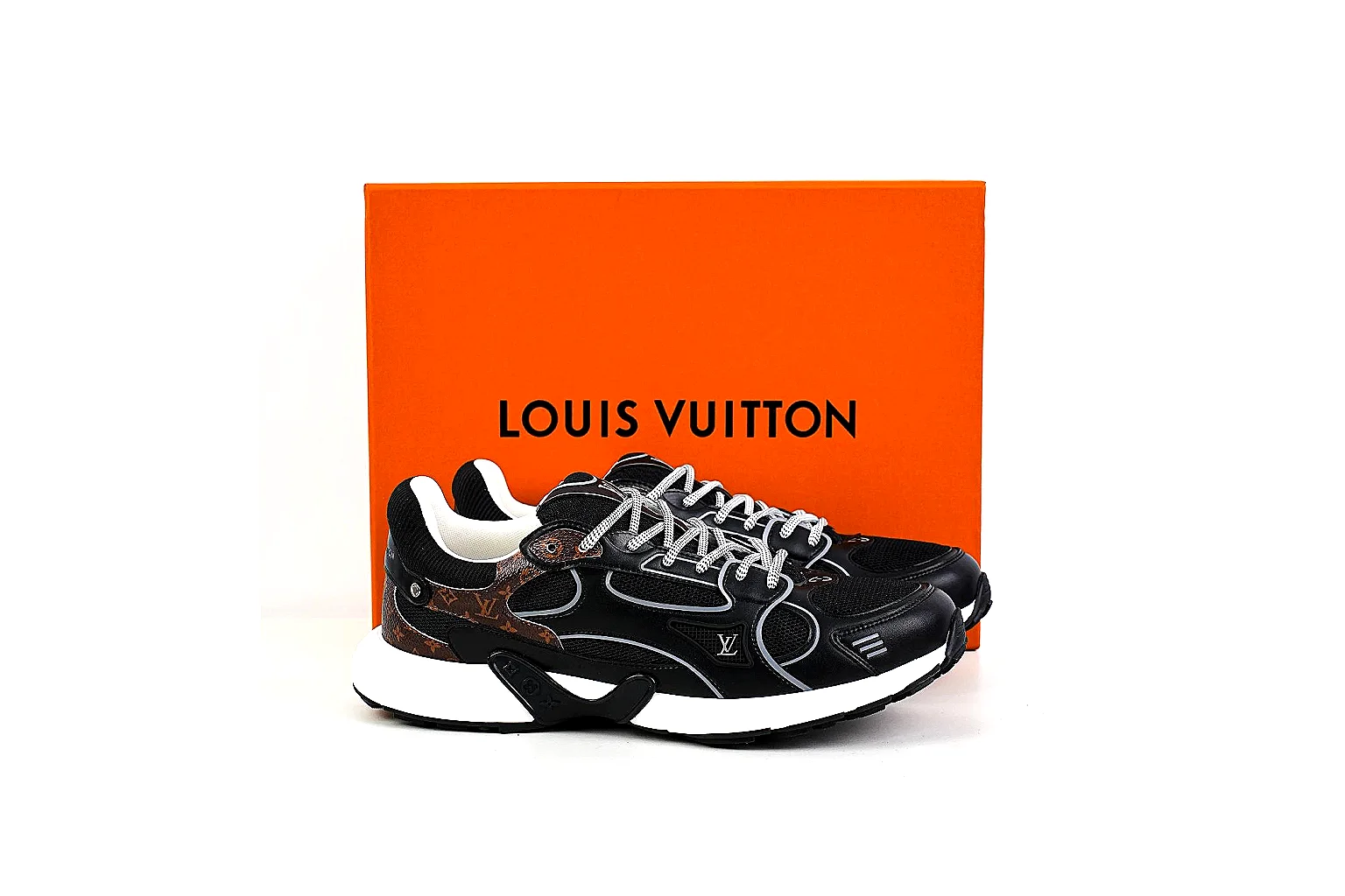 Kako Scout comparison images for Other Black Trainer thumbnail 4