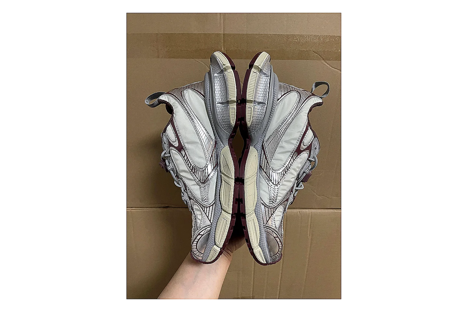 Casual Low-Top Sneaker 0691 comparison signal photo with casual low-top sneaker with clean paneling, textured upper and six-view gallery for daily streetwear styling plus side-profile shape, upper panel lines, and outsole detail thumbnail 6