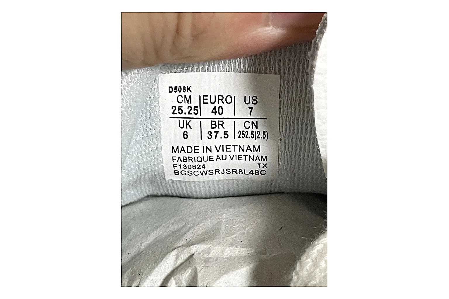 Casual Low-Top Sneaker 0748 comparison signal photo with casual low-top sneaker with clean paneling, textured upper and six-view gallery for daily streetwear styling plus side-profile shape, upper panel lines, and outsole detail thumbnail 4