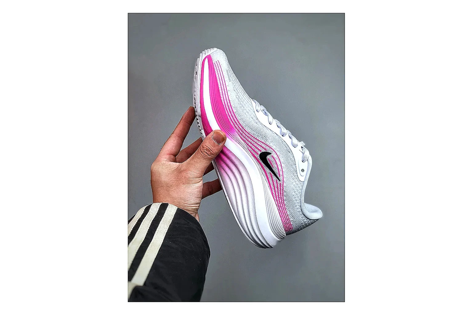 Casual Low-Top Sneaker 0765 comparison signal photo with casual low-top sneaker with clean paneling, textured upper and six-view gallery for daily streetwear styling plus side-profile shape, upper panel lines, and outsole detail