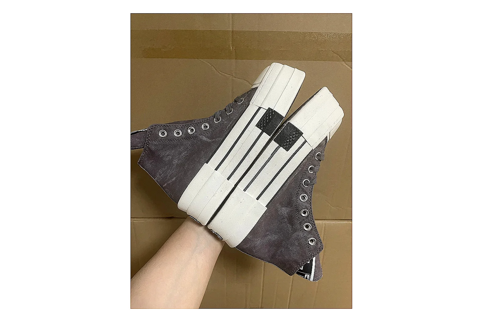 Casual Low-Top Sneaker 0775 comparison signal photo with casual low-top sneaker with clean paneling, textured upper and six-view gallery for daily streetwear styling plus side-profile shape, upper panel lines, and outsole detail thumbnail 2