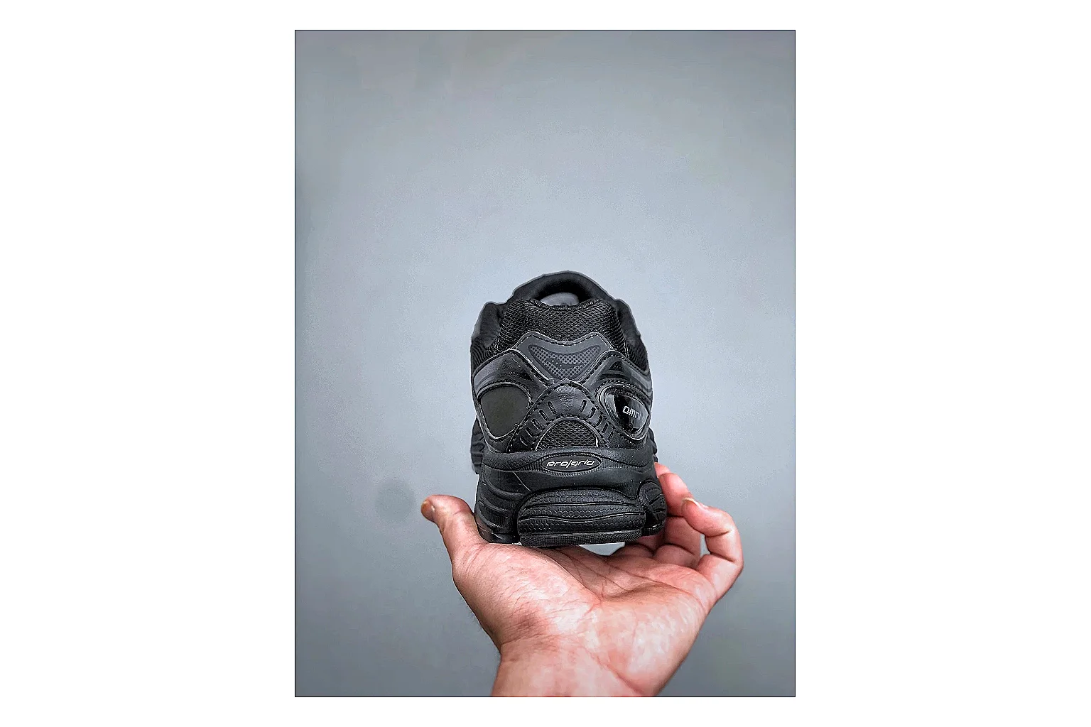 Casual Low-Top Sneaker 1003 comparison signal photo with red casual low-top with mixed-material upper and low-profile shape thumbnail 2