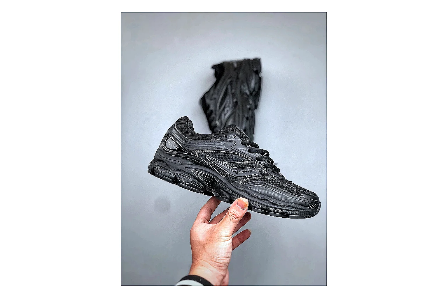 Casual Low-Top Sneaker 1003 comparison signal photo with red casual low-top with mixed-material upper and low-profile shape thumbnail 3