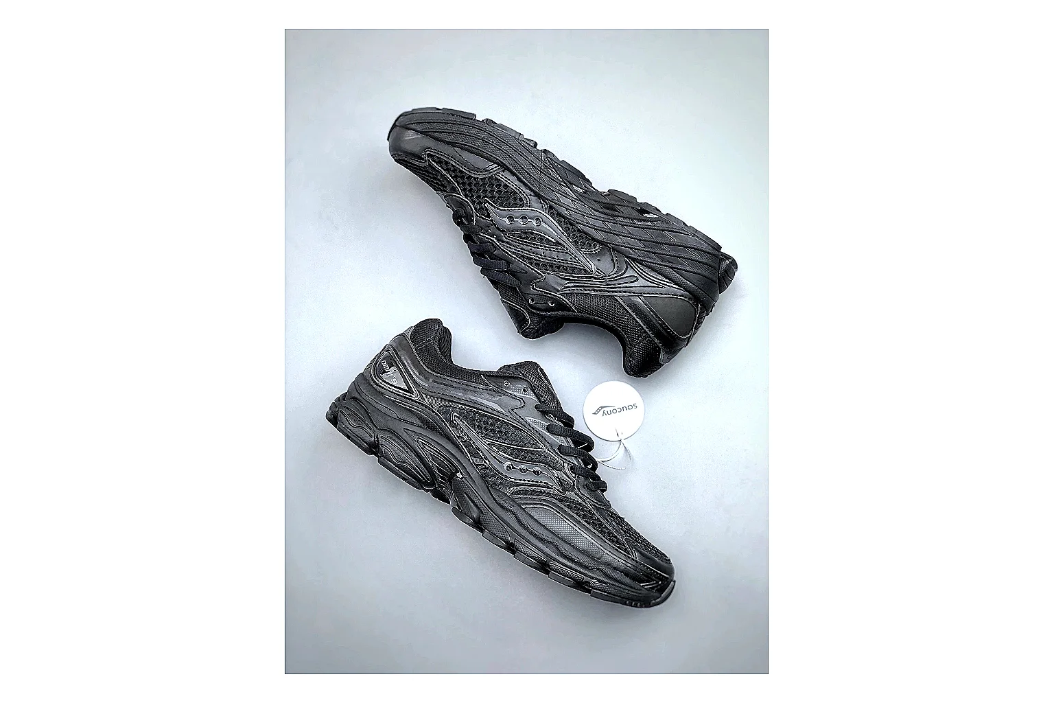 Casual Low-Top Sneaker 1003 comparison signal photo with red casual low-top with mixed-material upper and low-profile shape thumbnail 4