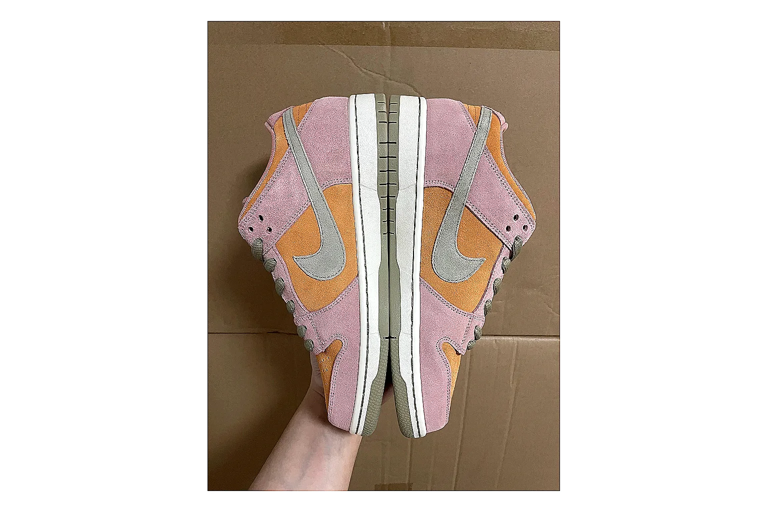 Casual Low-Top Sneaker 5146 comparison signal photo with red casual low-top with mixed-material upper and low-profile shape thumbnail 6