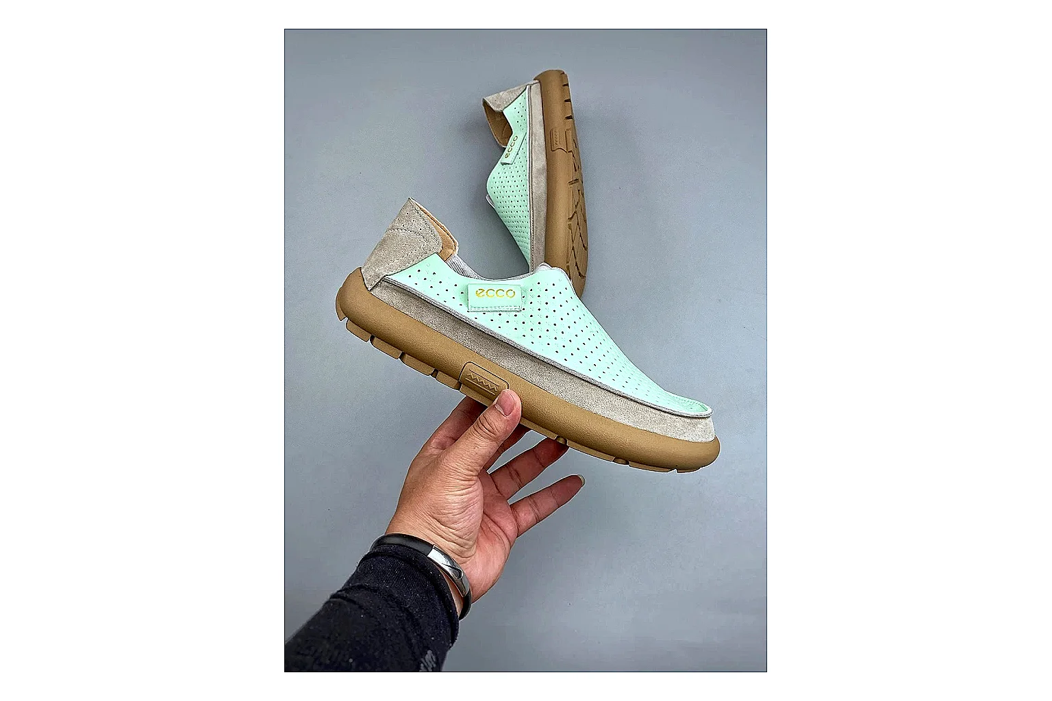 Casual Low-Top Sneaker 5174 comparison signal photo with casual low-top sneaker with clean paneling, textured upper and six-view gallery for daily streetwear styling plus side-profile shape, upper panel lines, and outsole detail thumbnail 3