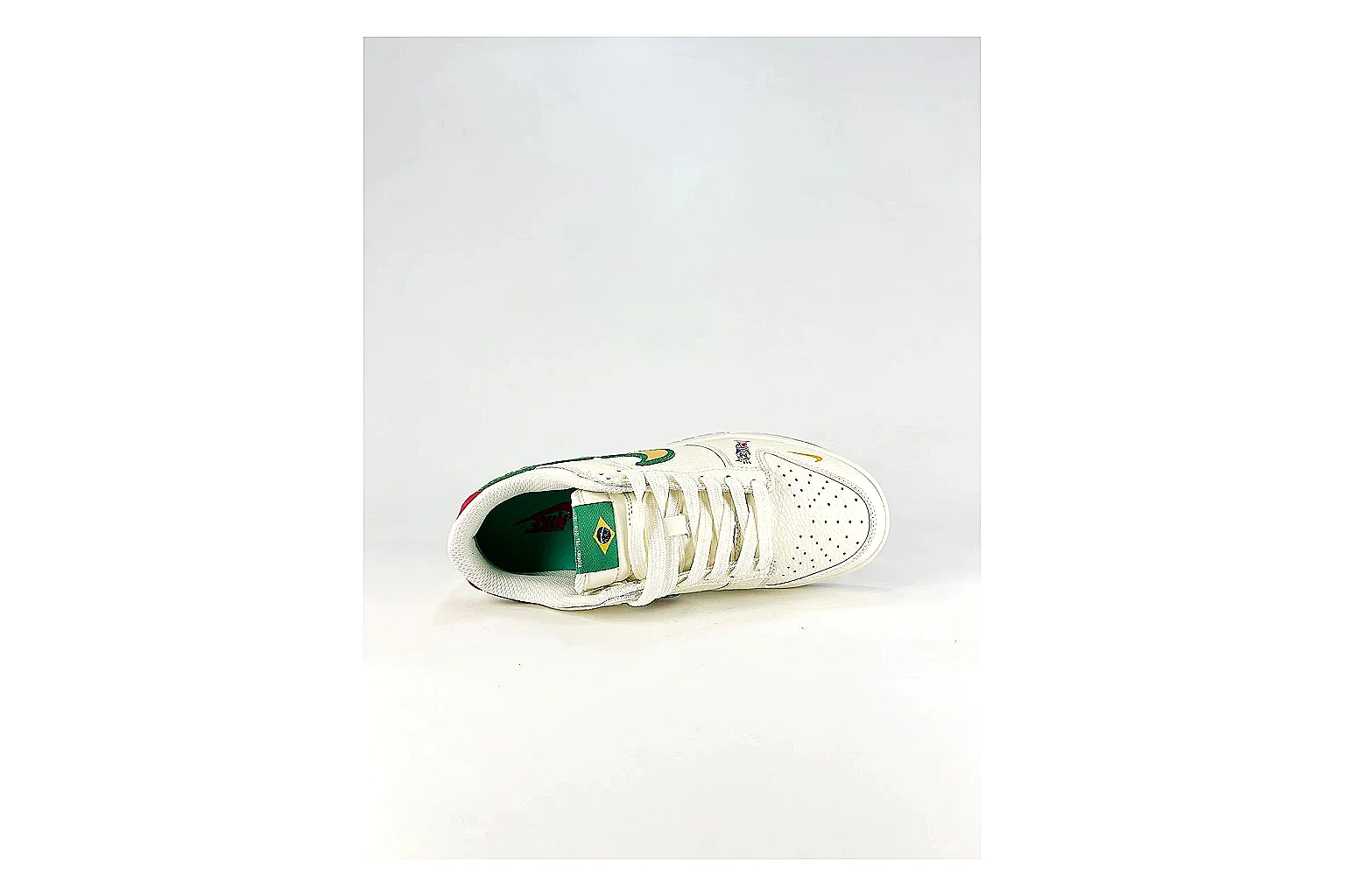 Casual Low-Top Sneaker 5184 comparison signal photo with red casual low-top with mixed-material upper and low-profile shape thumbnail 2